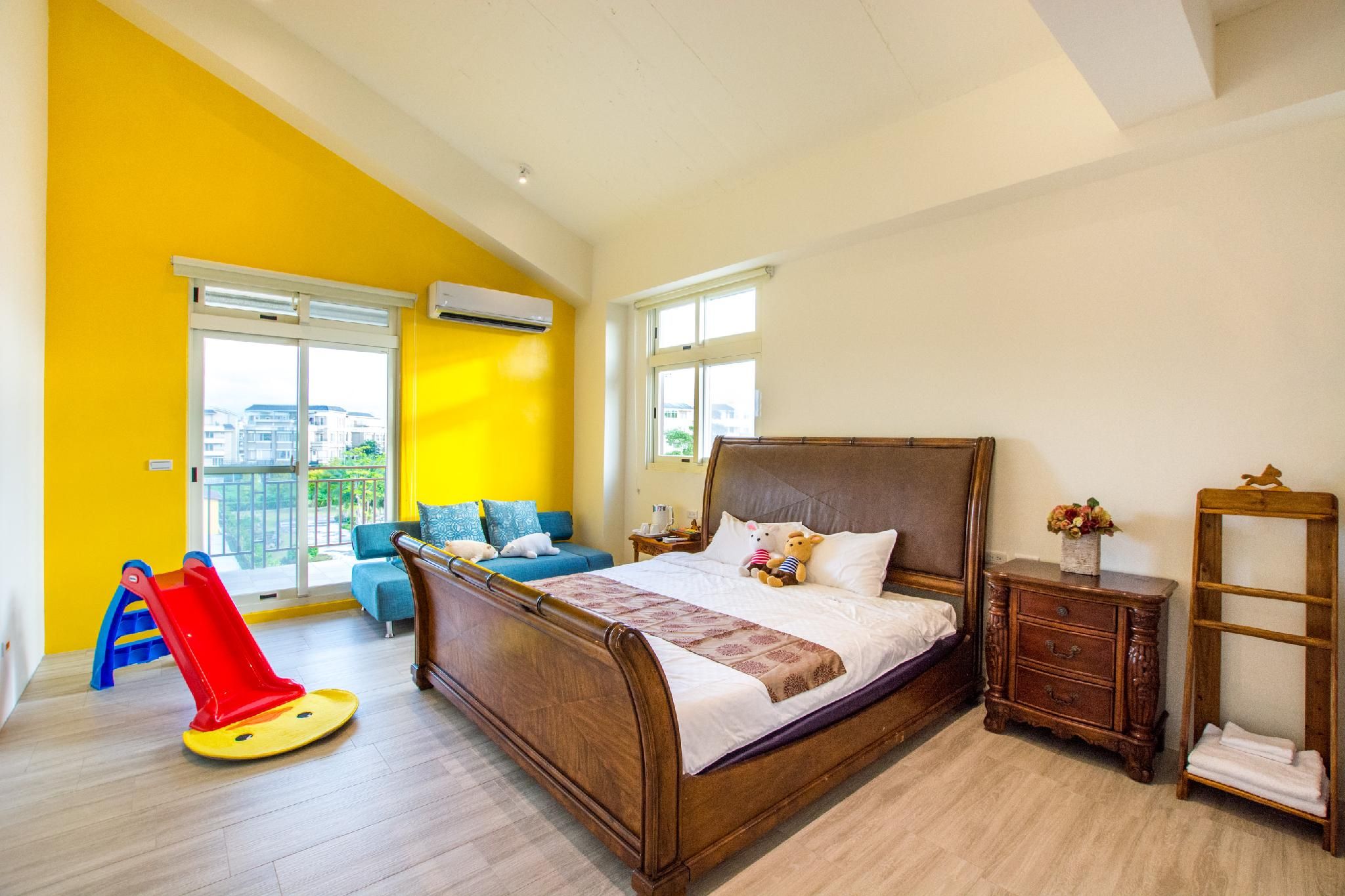 1 King 2 Room Suite