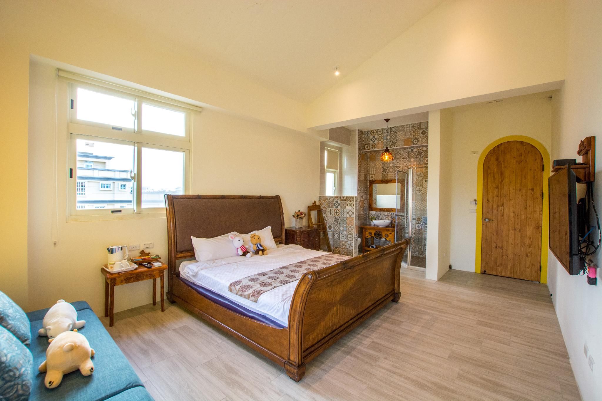 1 King 2 Room Suite