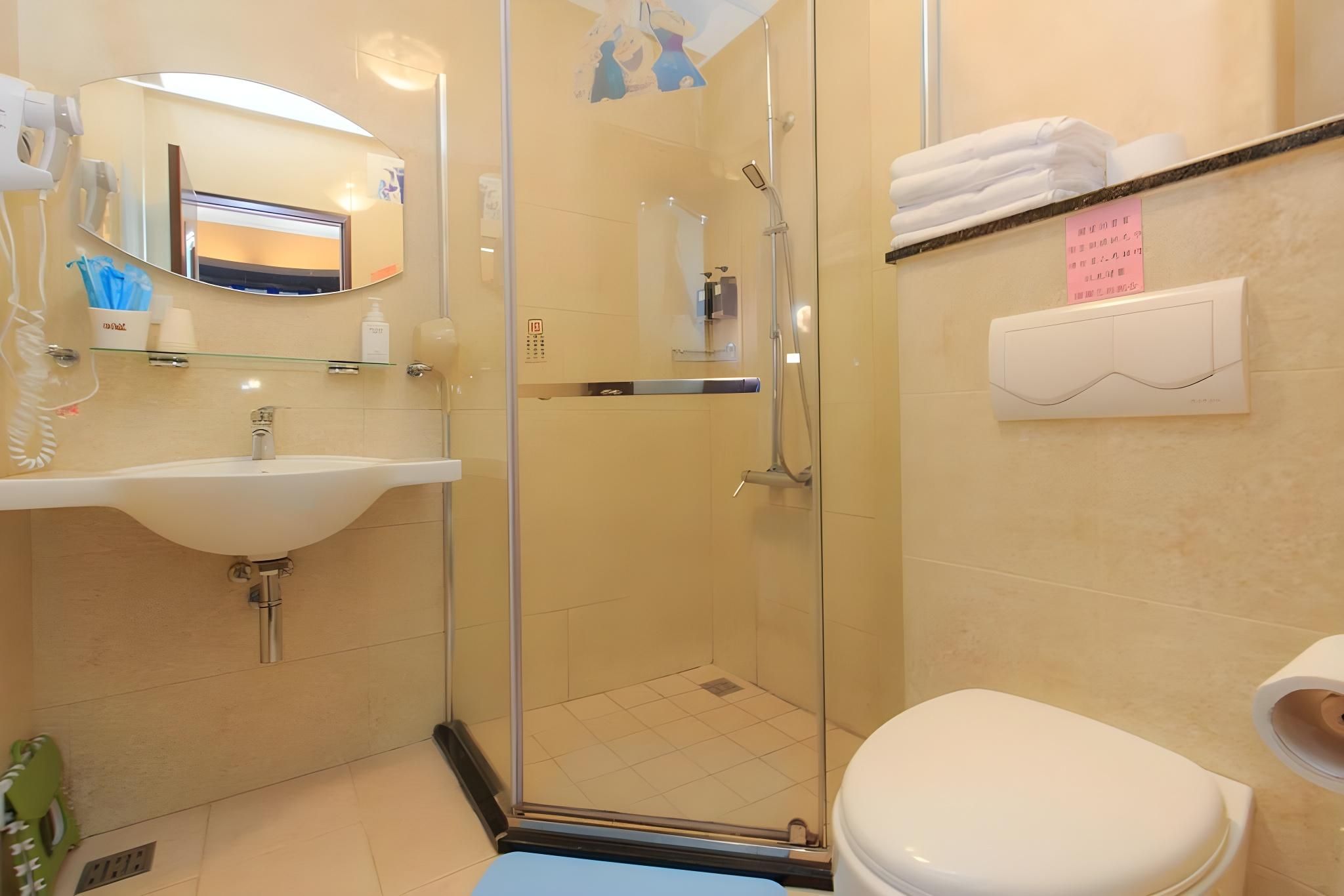 Han Tian B&B Family Room With Shower 2