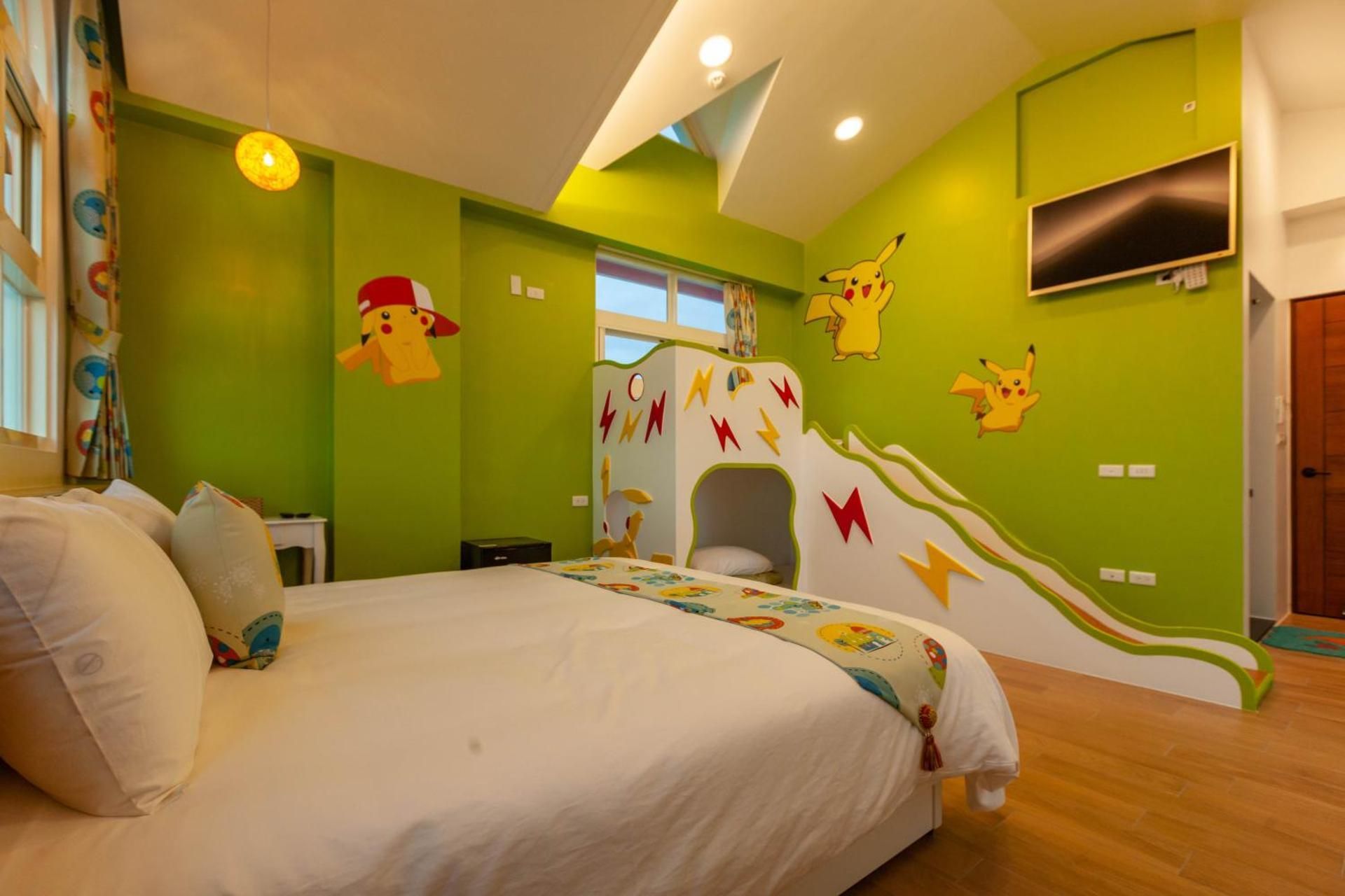 Quadruple Room with Private Bathroom