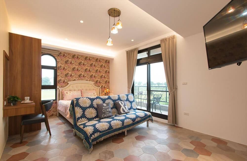 86.88BNB Queen Room with Balcony