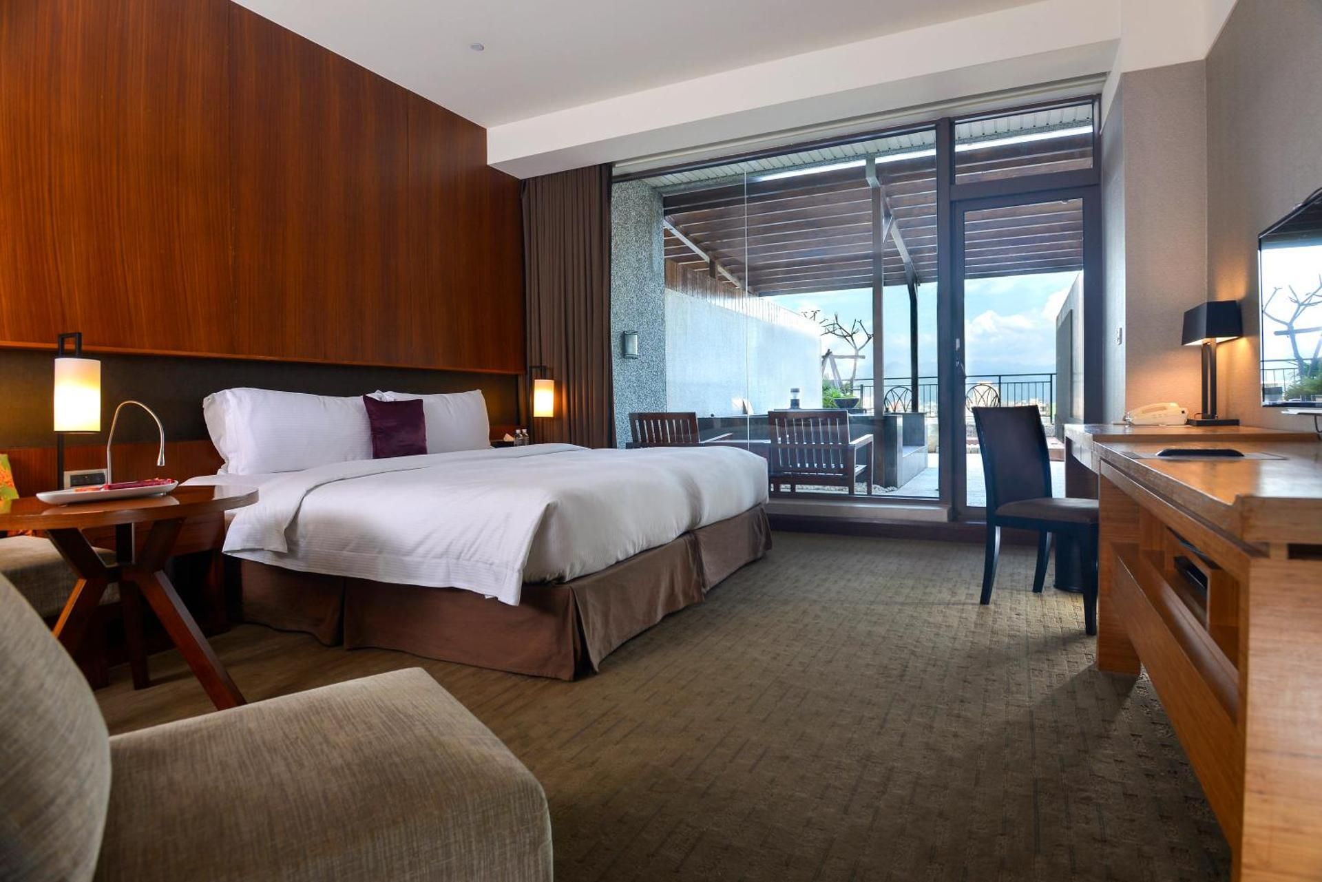 1 Bedroom Suite Pool View