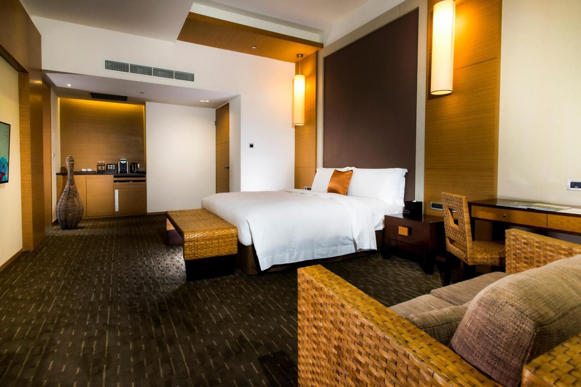 Suite with Spa Treatment for 1 Person