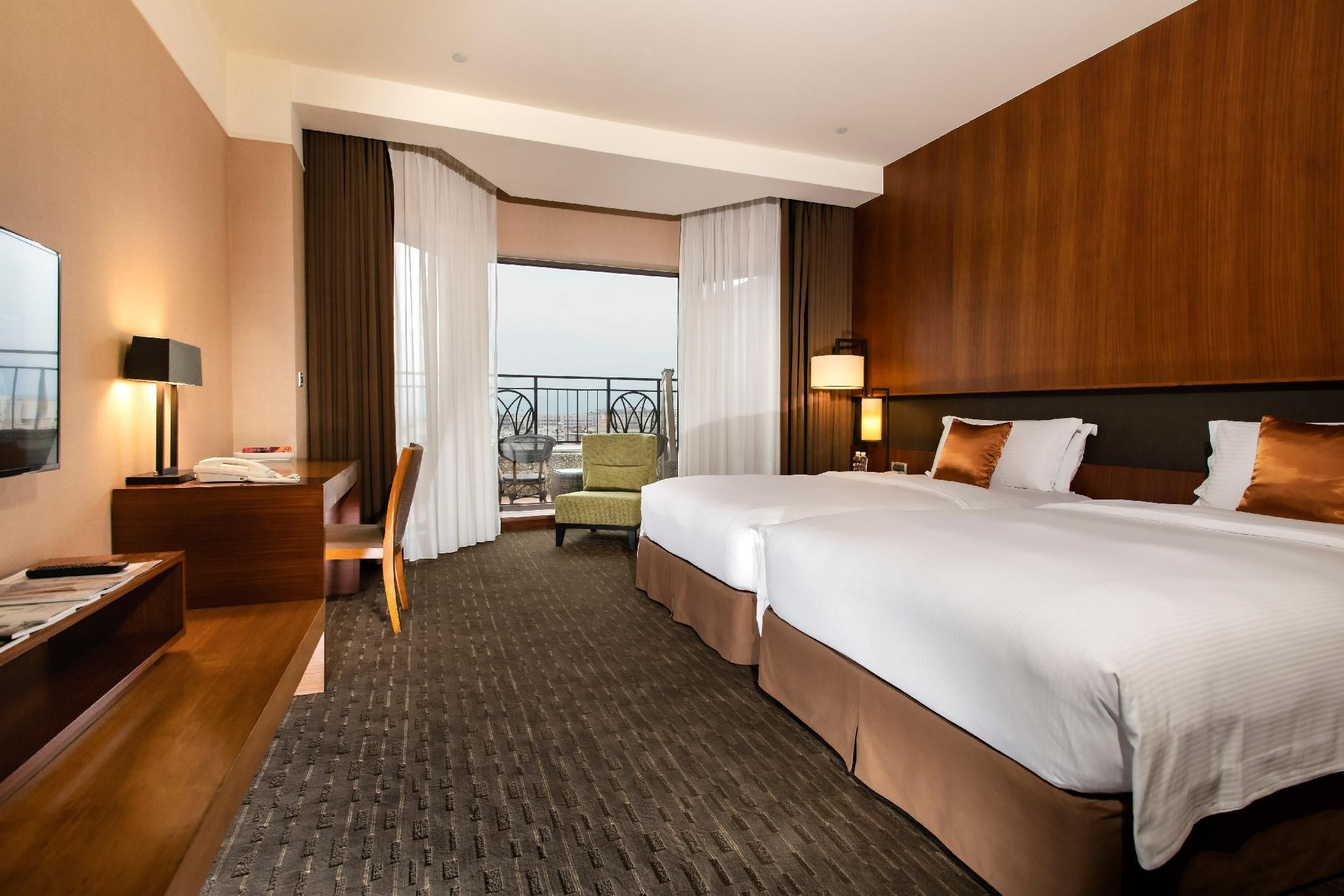 Classic Twin Room with Balcony