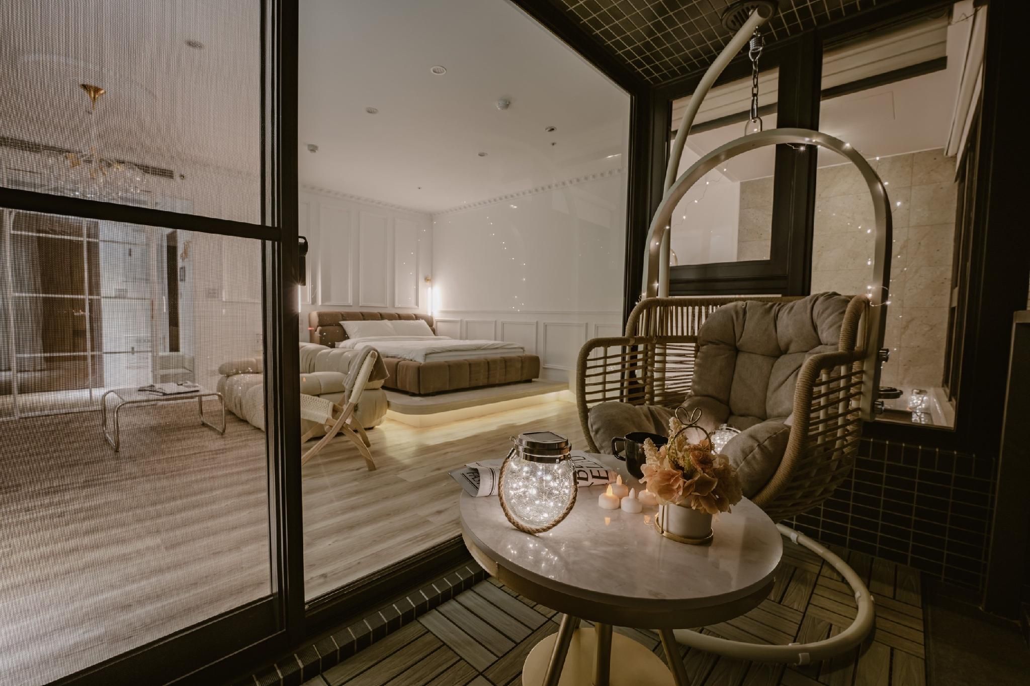 Deluxe Double Room with Balcony - Non-Smoking