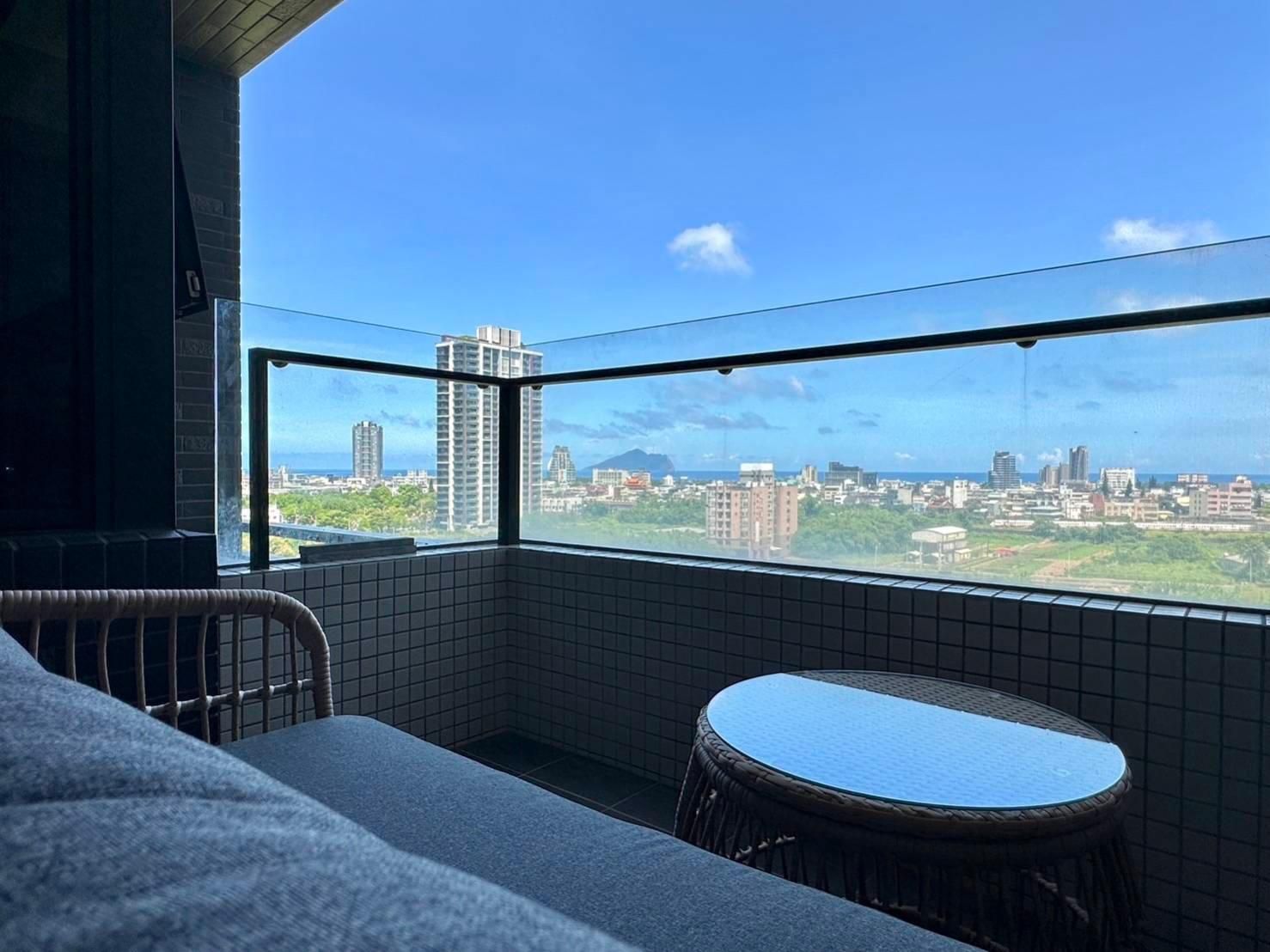 Apec Mandala Apartment Building Deluxe Sea View Room