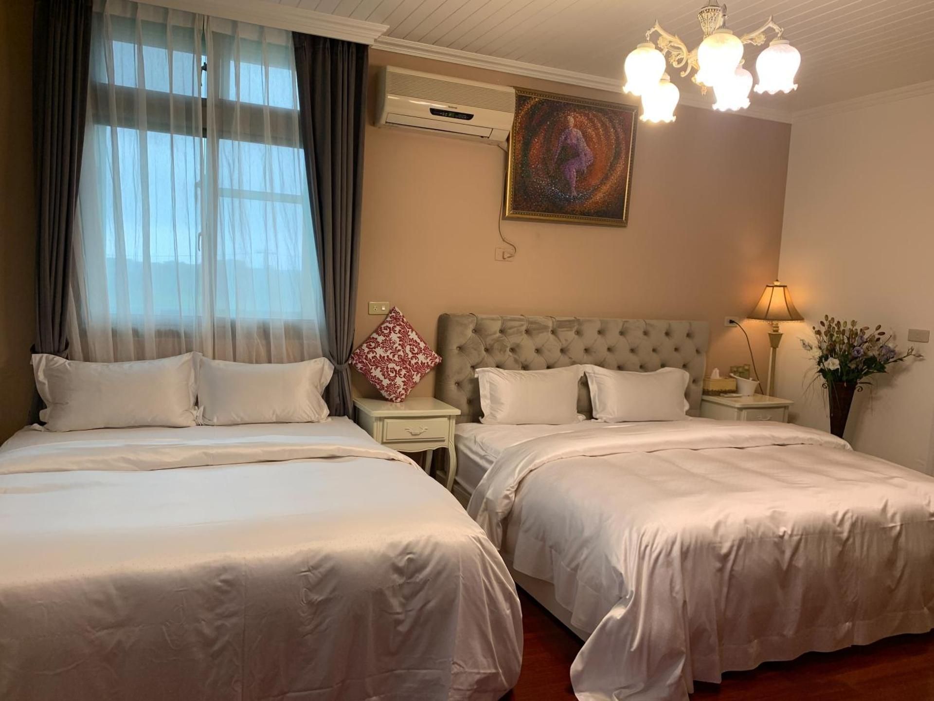 Quadruple Room with Private Bathroom