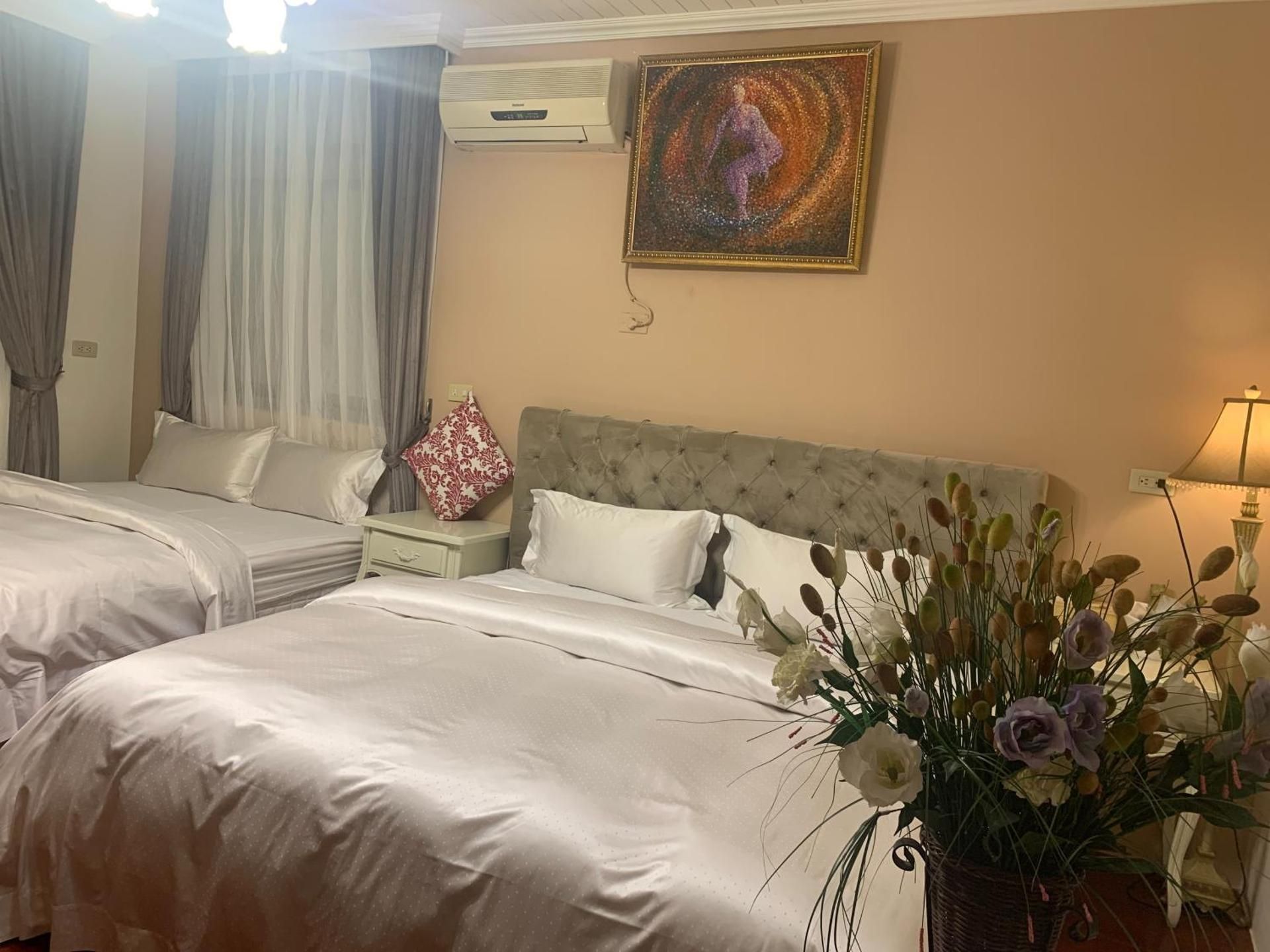 Quadruple Room with Private Bathroom