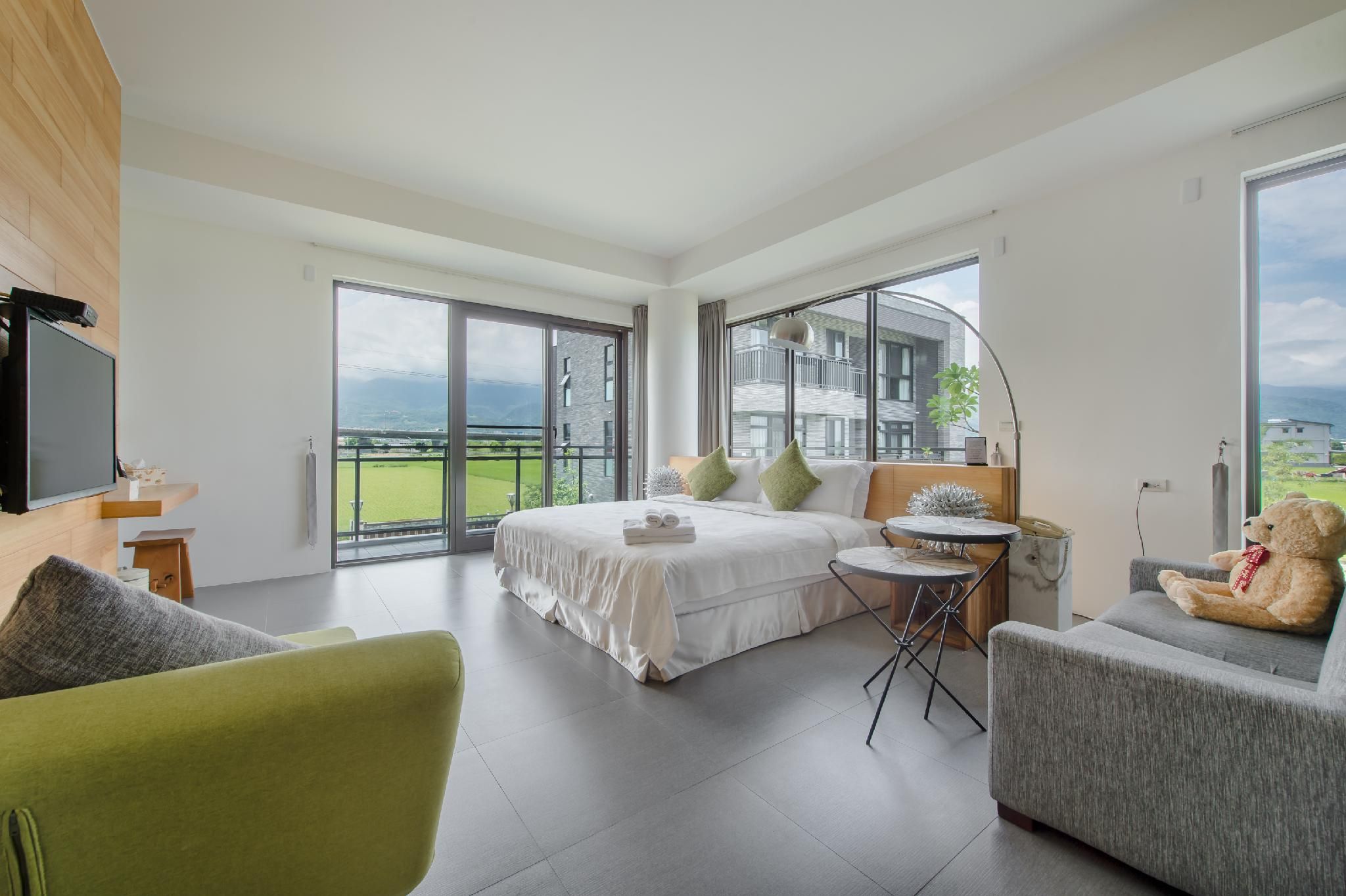 Deluxe Double Room with Bathtub