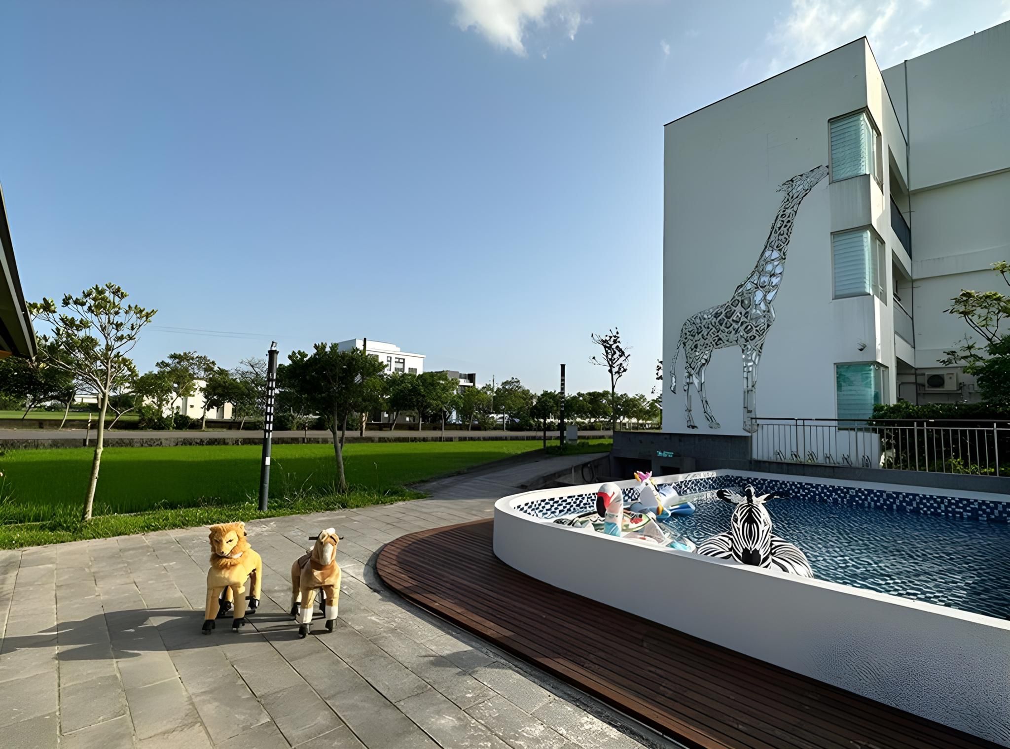 swimming pool [kids]