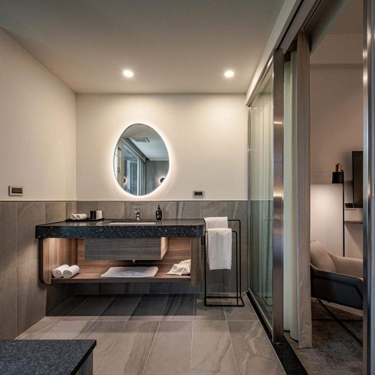 Crownshine Resort Two-Bedroom Suite 2