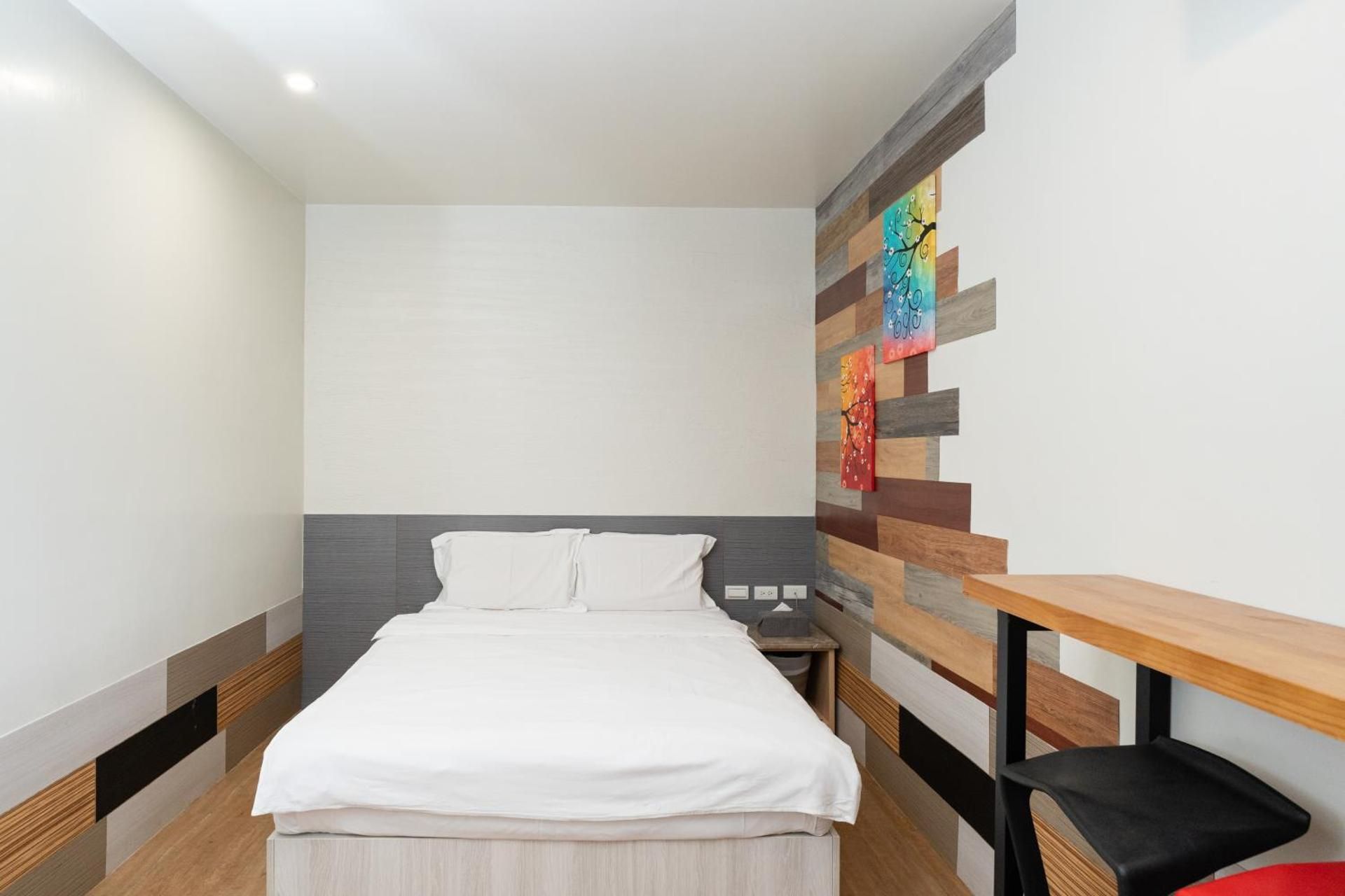 Double Room - Bath House Access Included