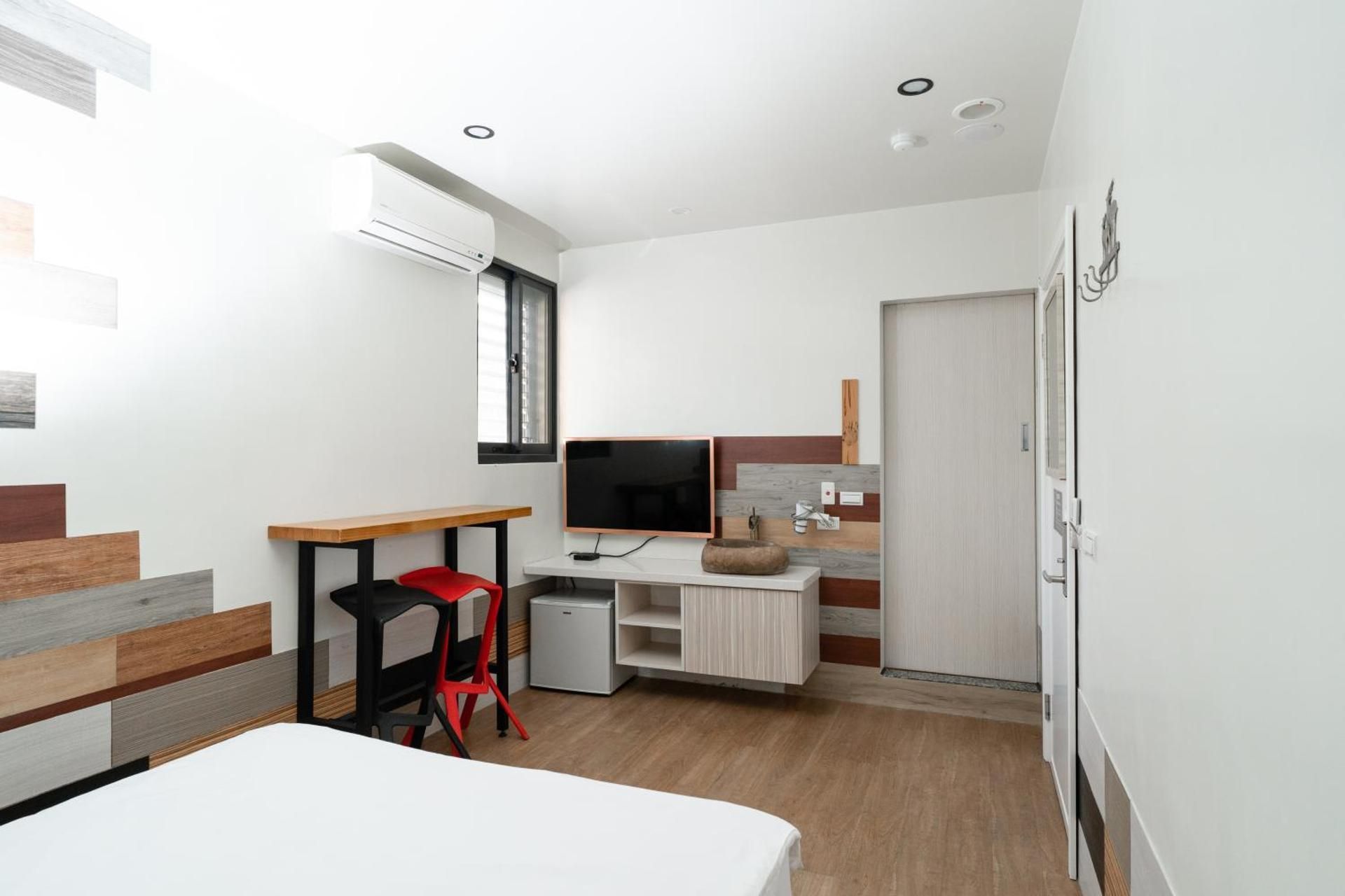 Double Room - Bath House Access Included