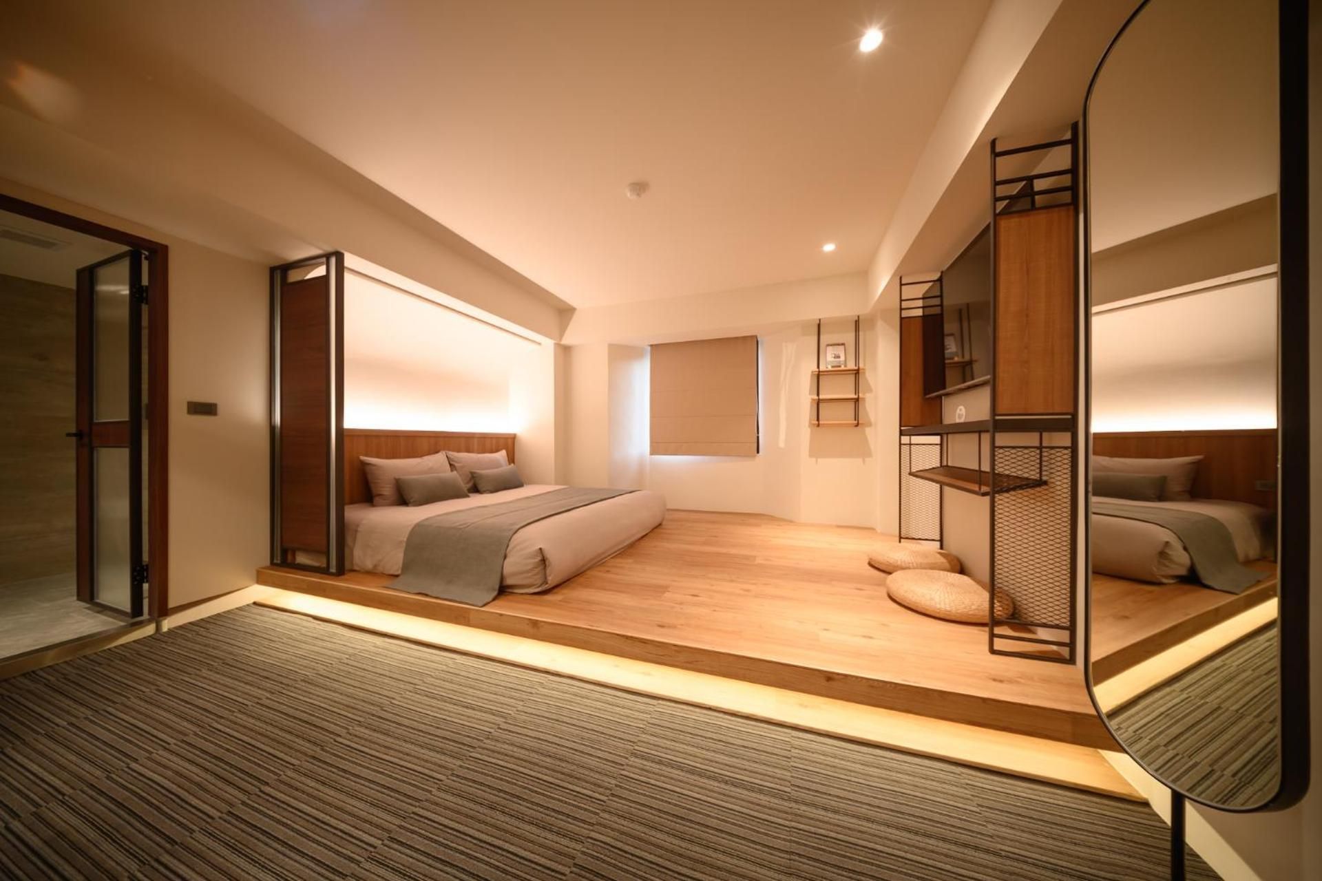 Deluxe Queen Room