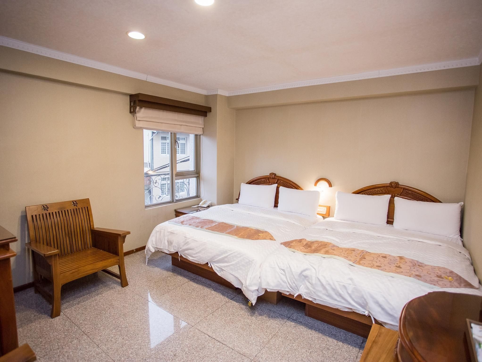 Deluxe Family Room