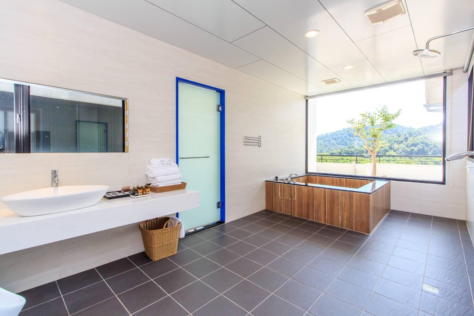 Deluxe Quadruple Room for 4 People
