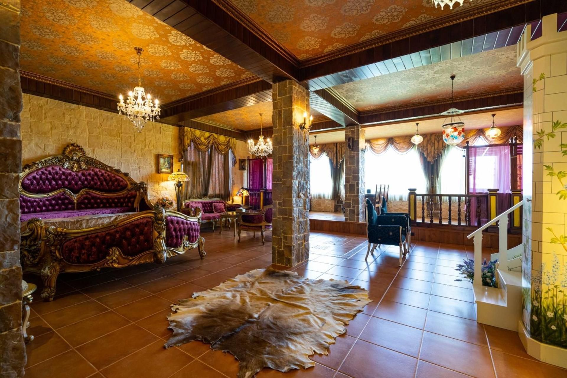 Luxury King Room