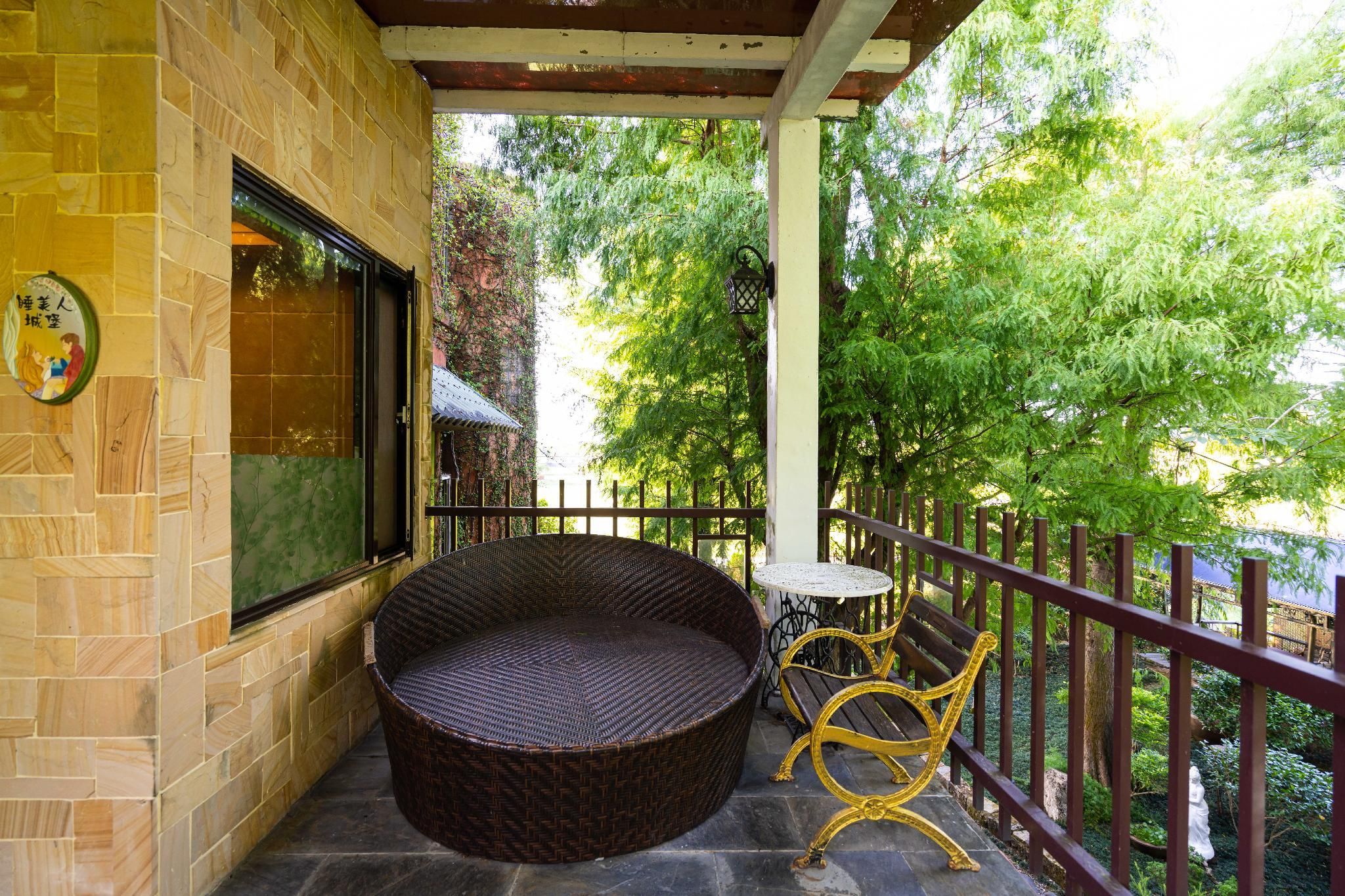 Deluxe Quad Room