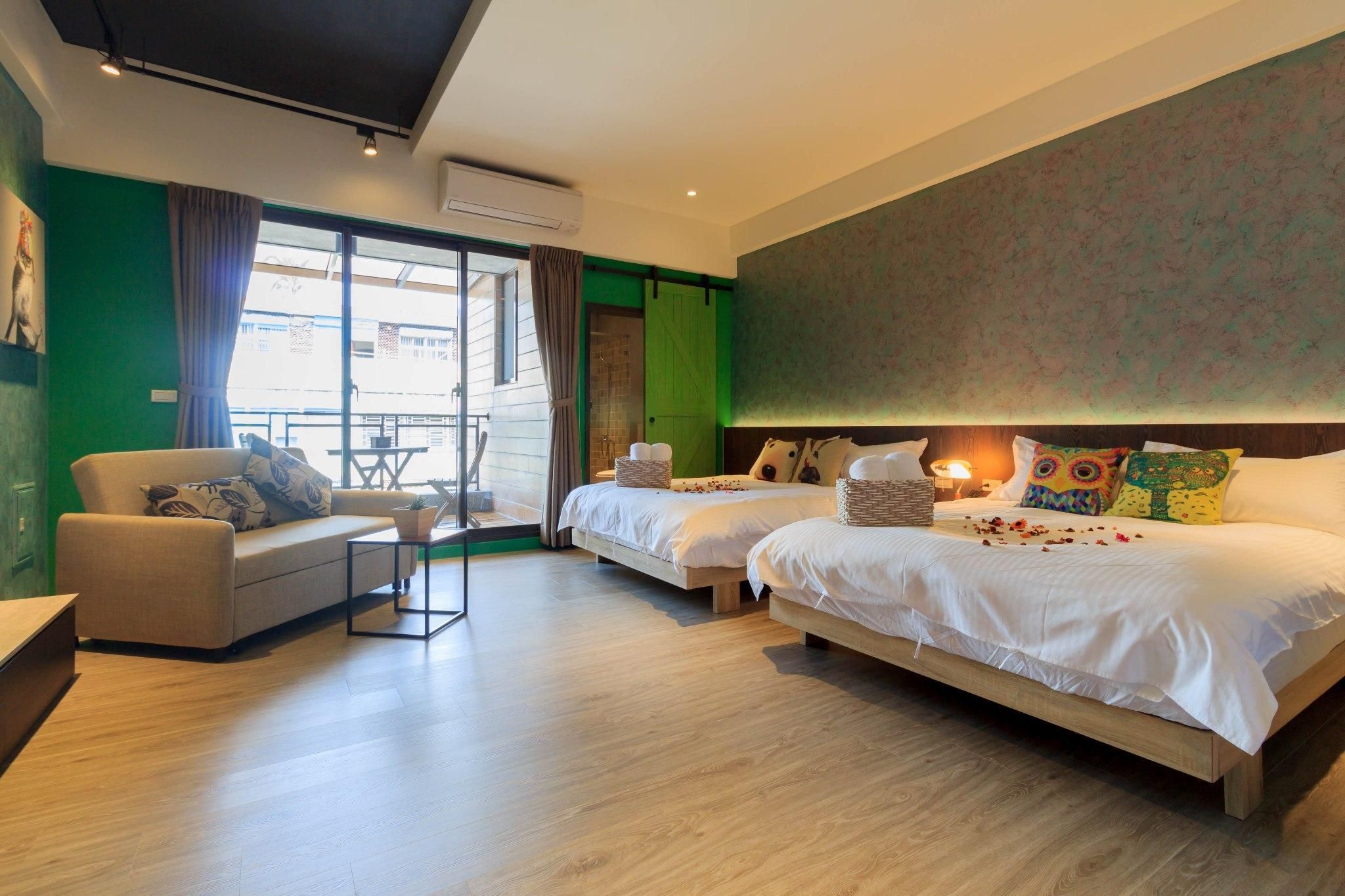 Quad (2 Double Beds)