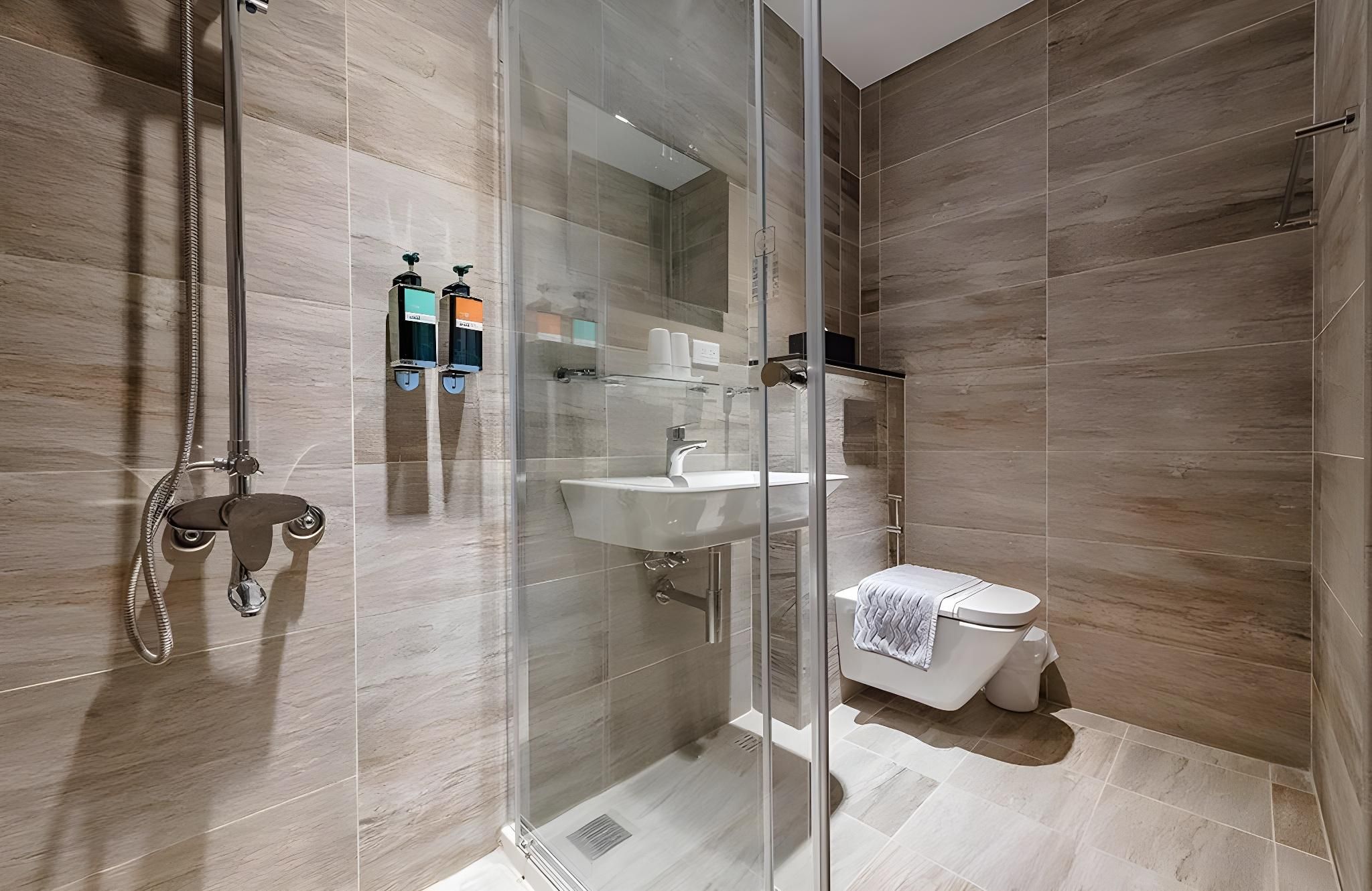 Deluxe Quad Room