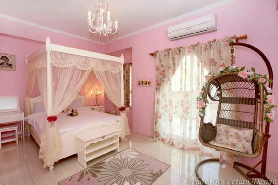 Wandering Wonderland Bed and Breakfast Romantic Double Room