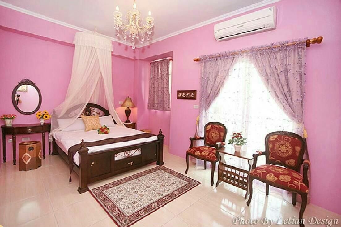 Wandering Wonderland Bed and Breakfast Romantic Double Room 2