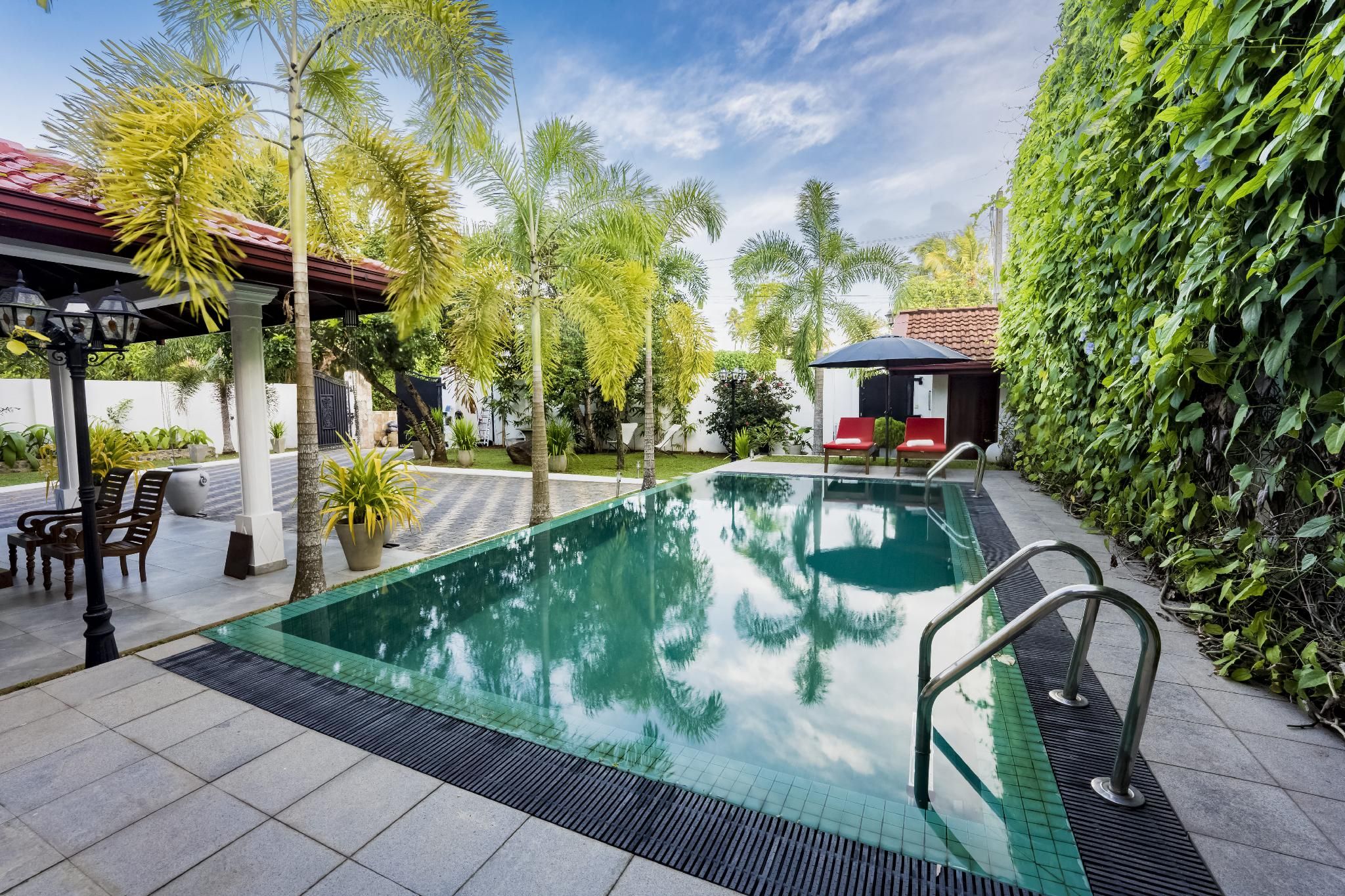 8505ecc49218bd3ee61d93f55e2d16c9