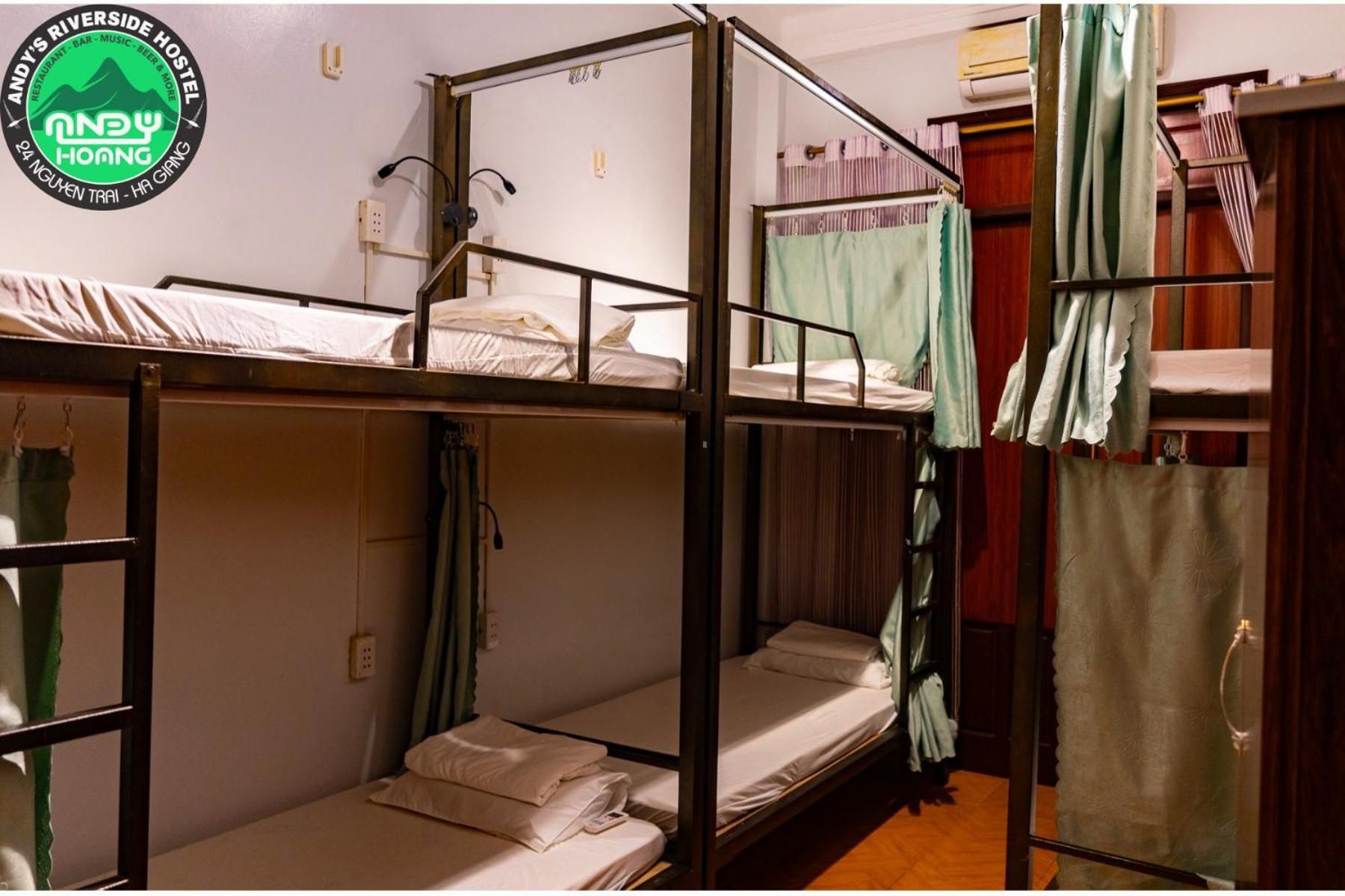 Bunk Bed in Mixed Dormitory Room