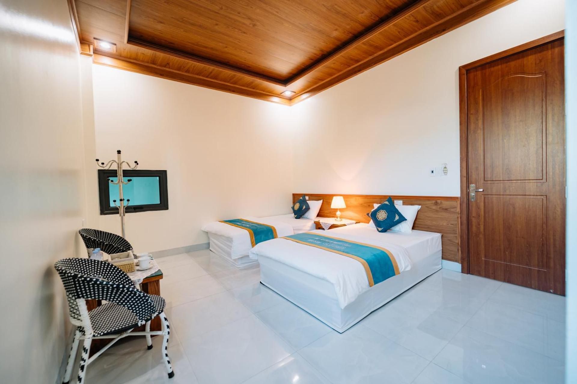 Twin Room with Private Bathroom