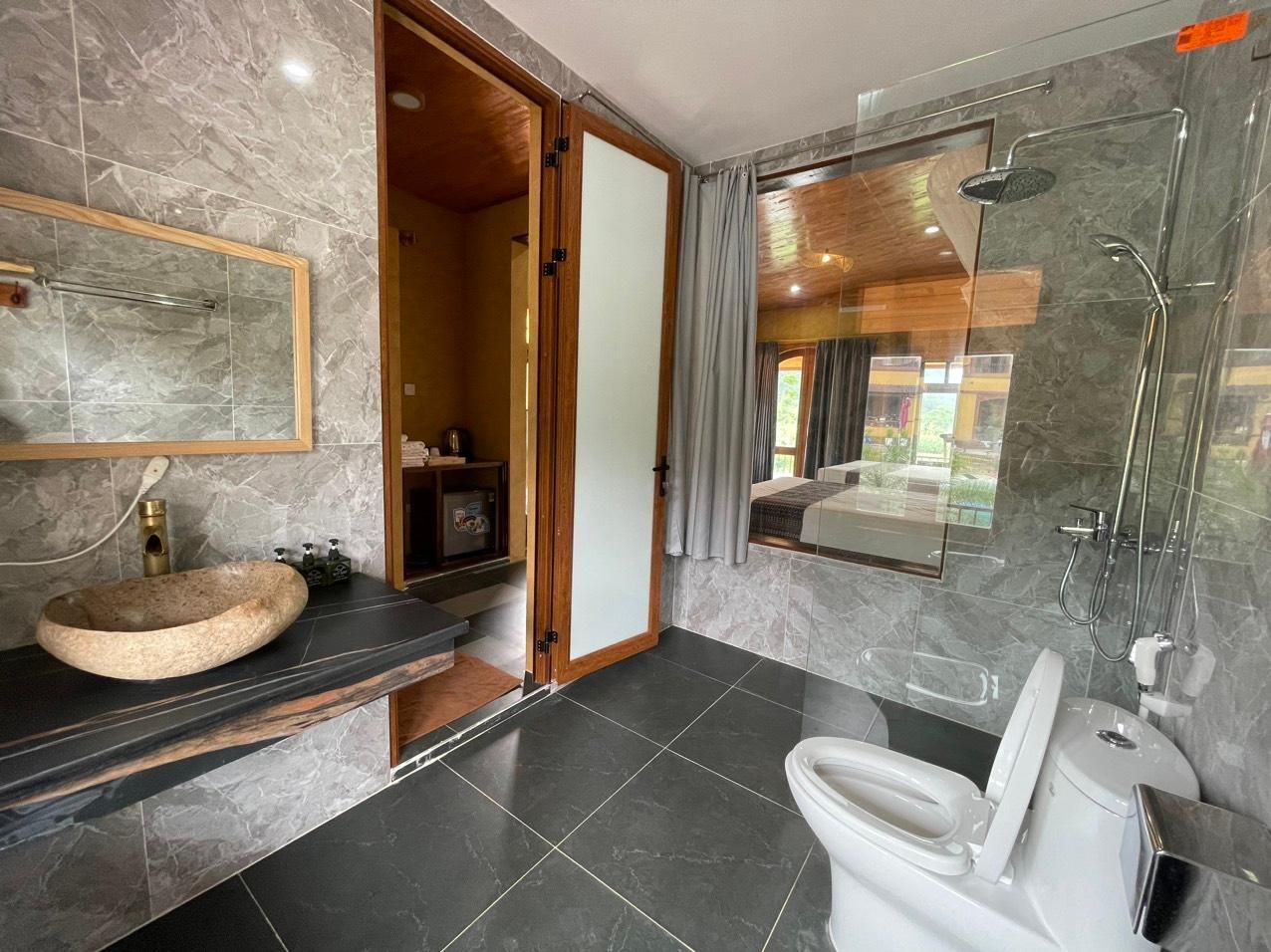 Sky Bay Lodge Suite Family Room 3