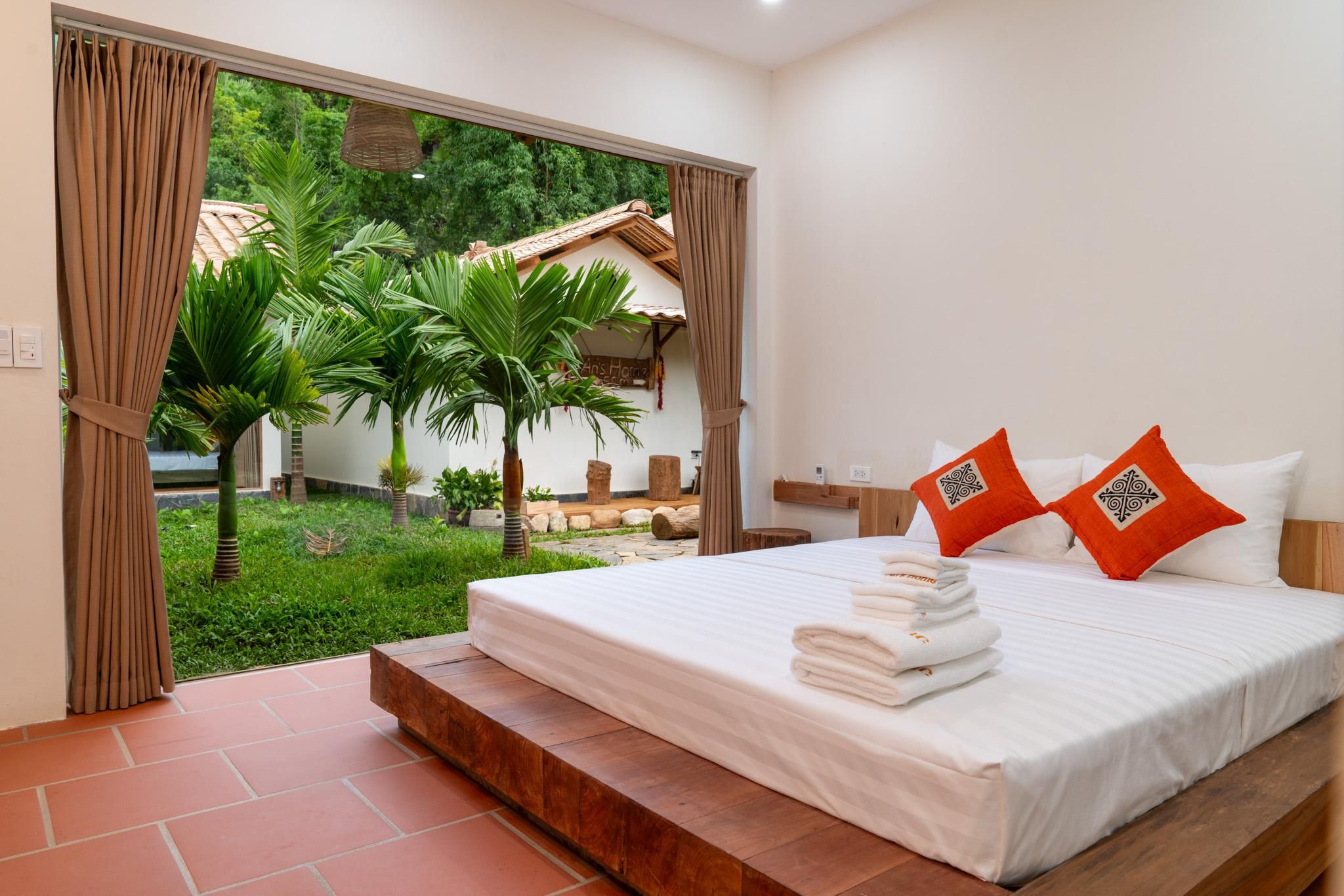 Bed in 10-Bed Mixed Dormitory Room
