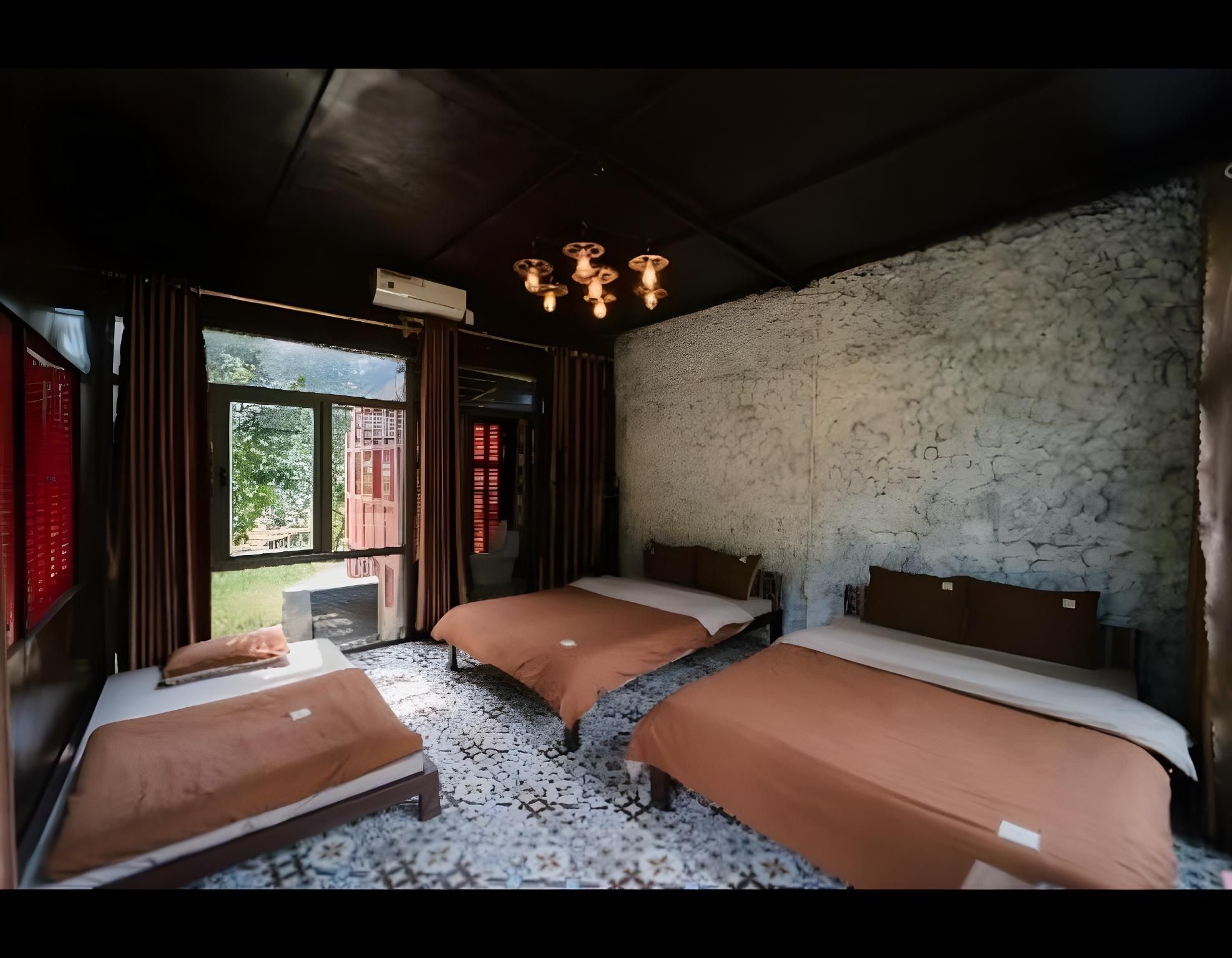 Quad Room