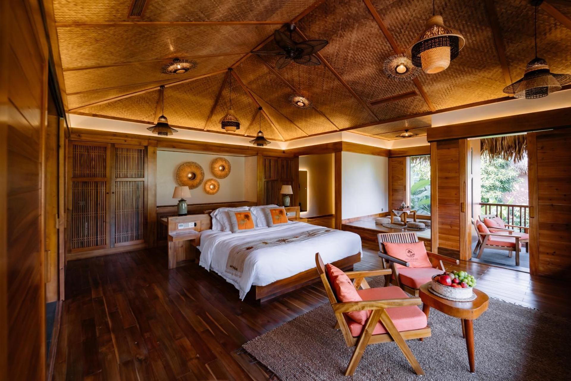 Bungalow with Garden View