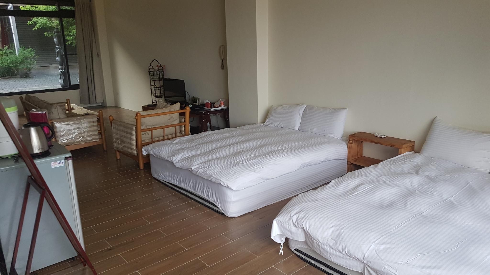 Family Mountain View Quadruple Room - Non-Smoking