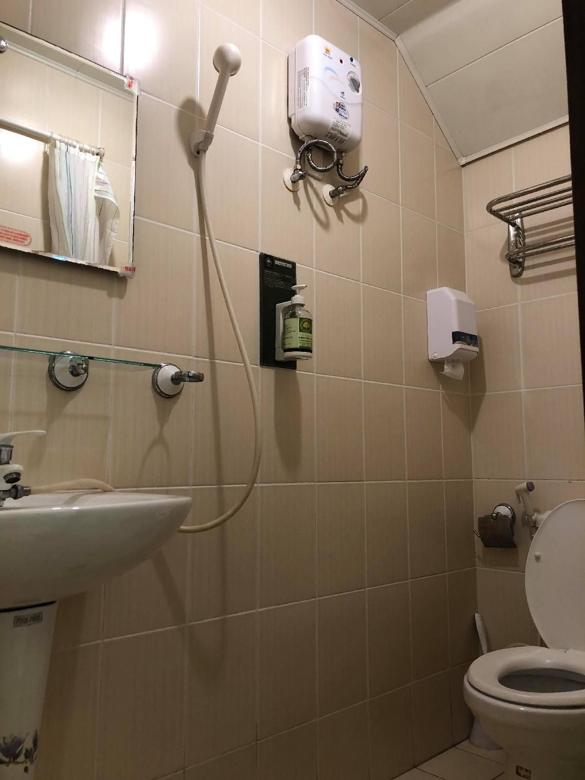 Sanyi Happiness Bed and Breakfast Family Quadruple Room 3