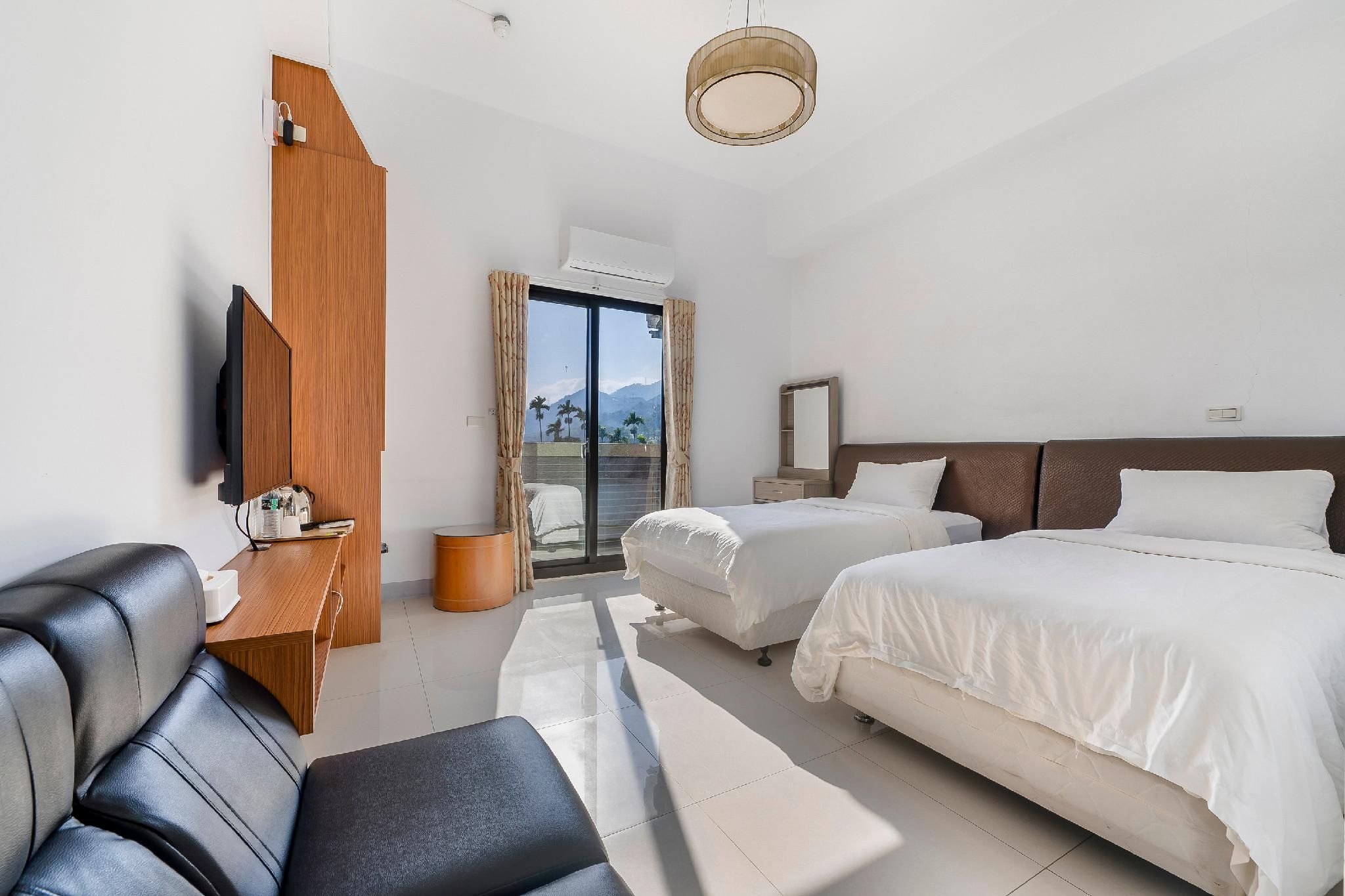 Quan Ming Deluxe Grand Twin Room