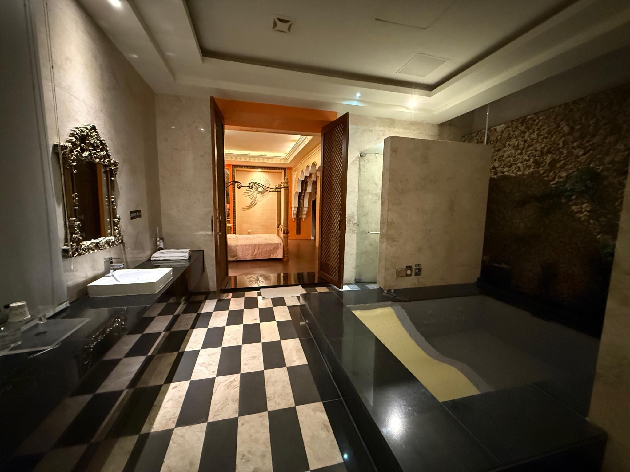 AMANI Motel Large Double Room 2