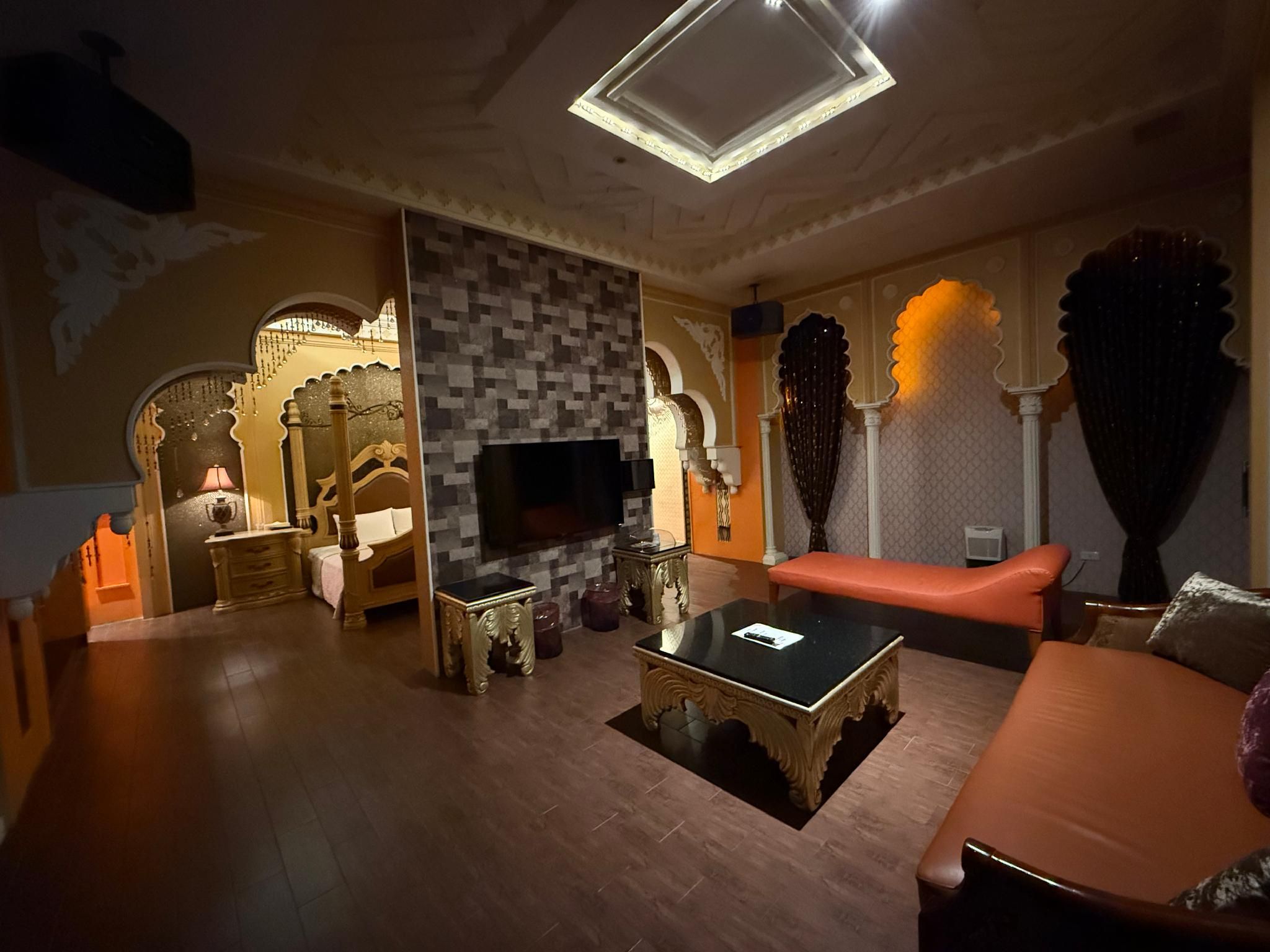 AMANI Motel Large Double Room 3