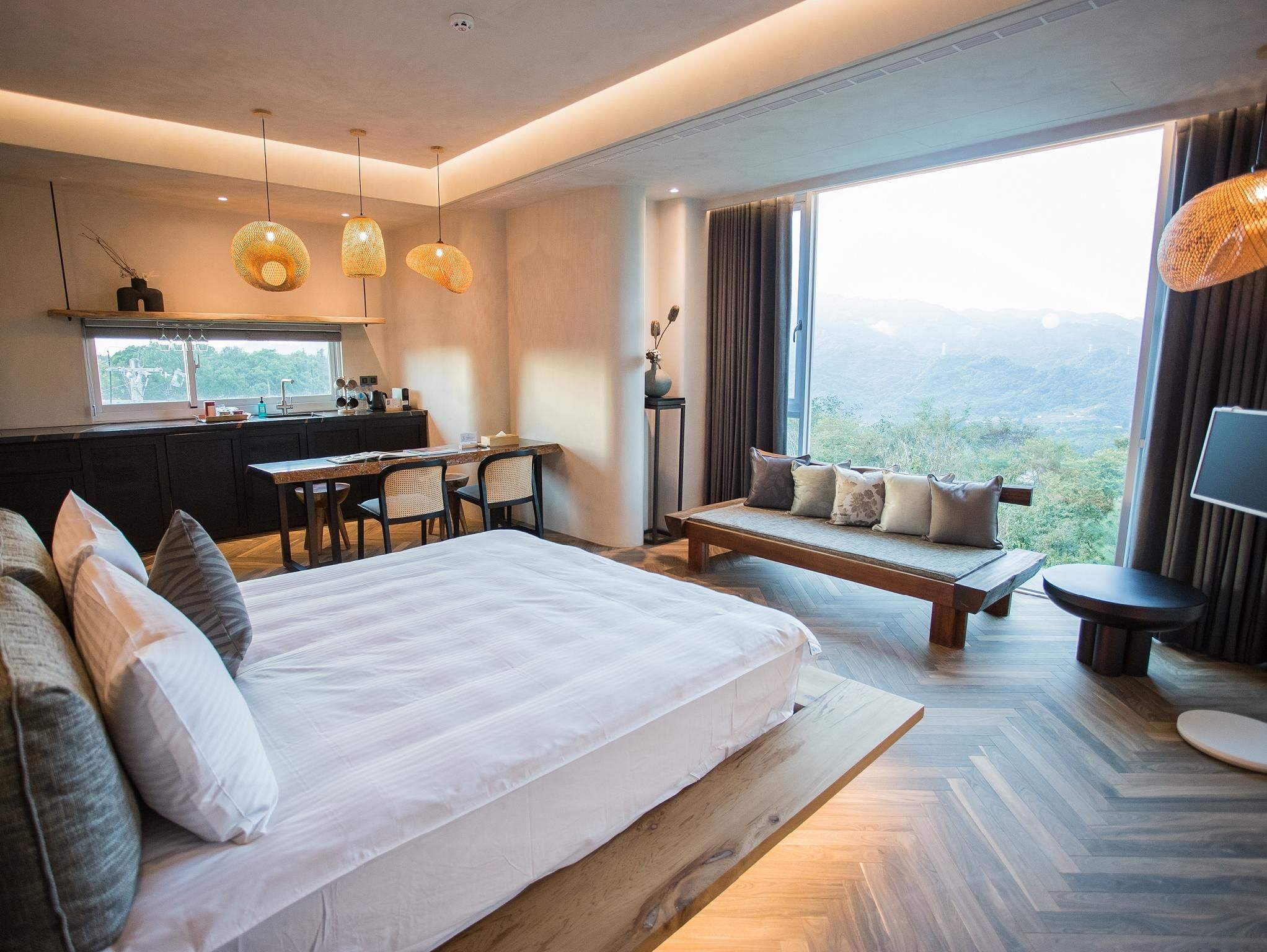 The Forest Museum Classic Deluxe