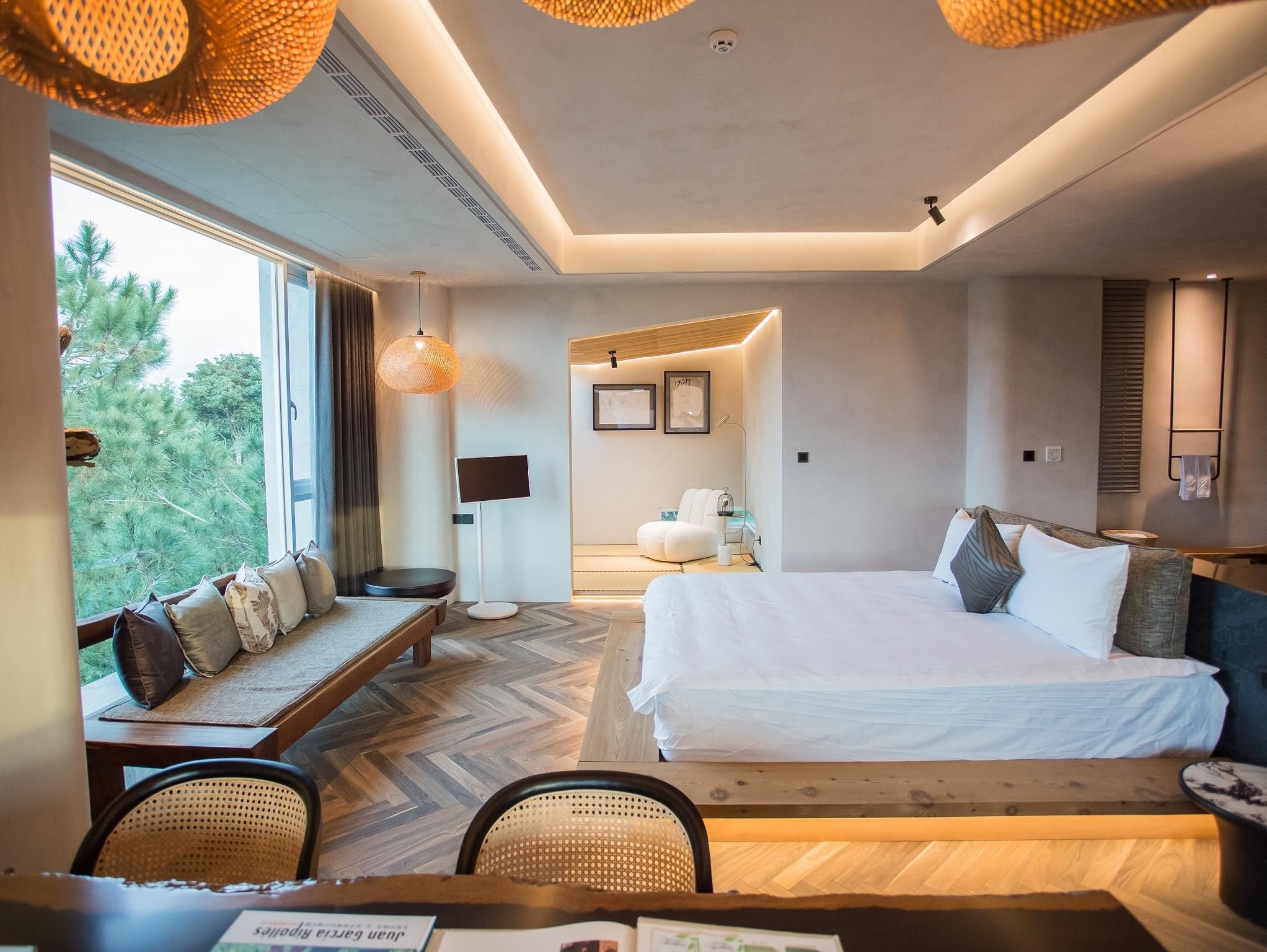 The Forest Museum Classic Deluxe 2