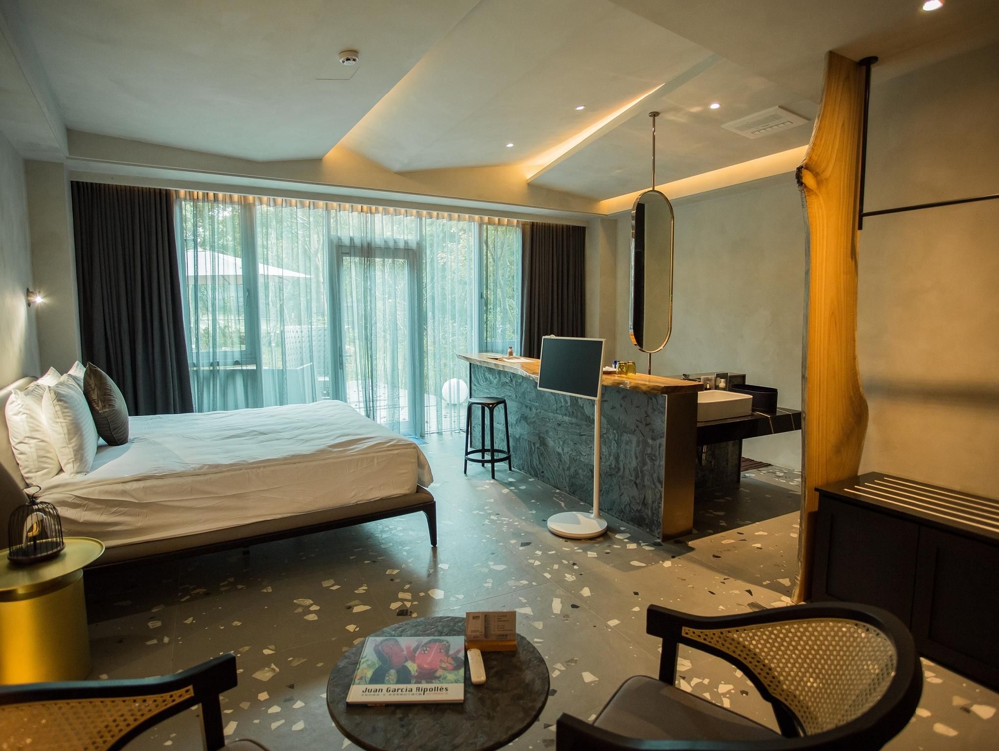 The Forest Museum Deluxe Plus Queen Room