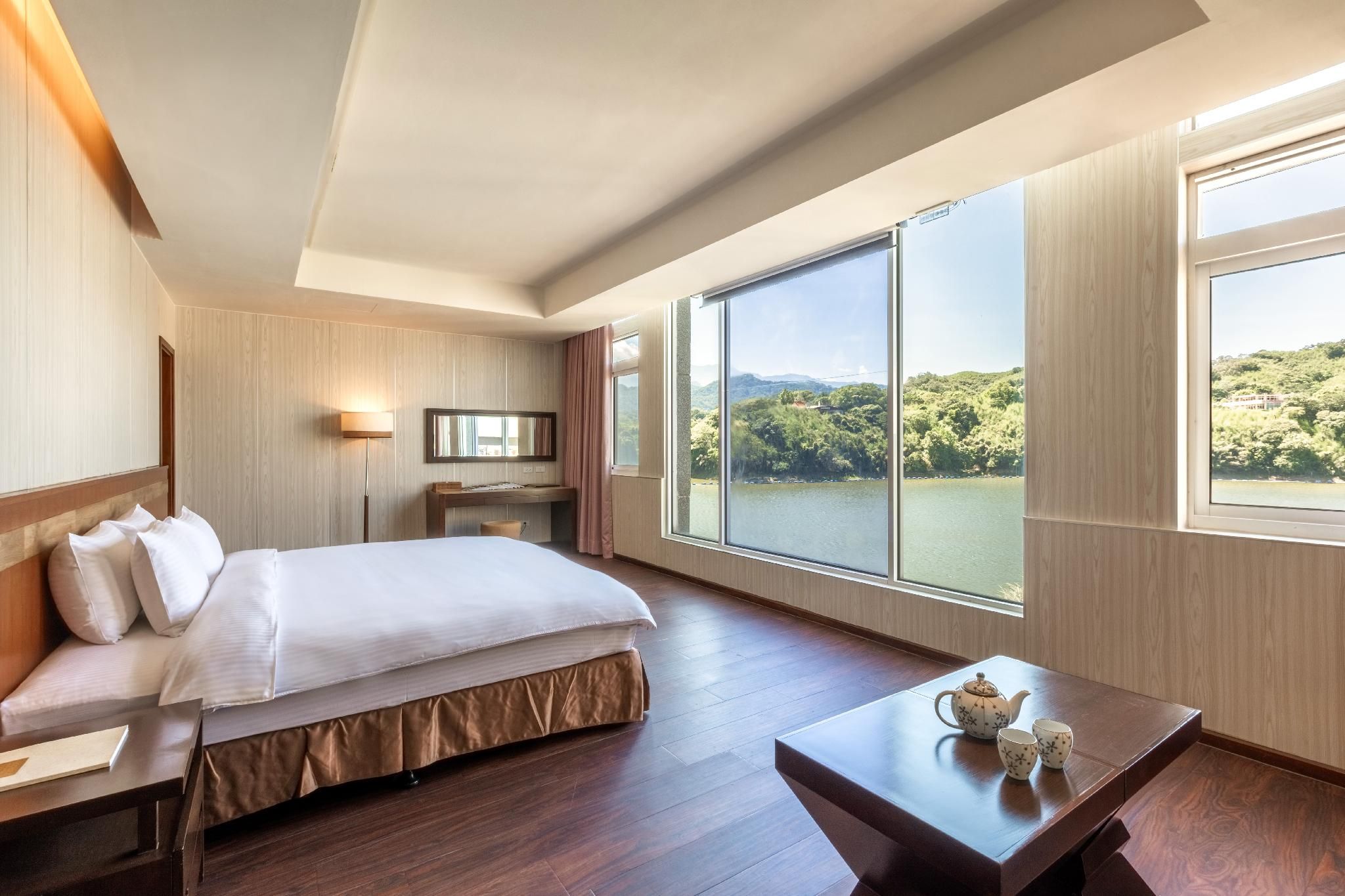 MizuTsukiHotel Premium Lake View Room