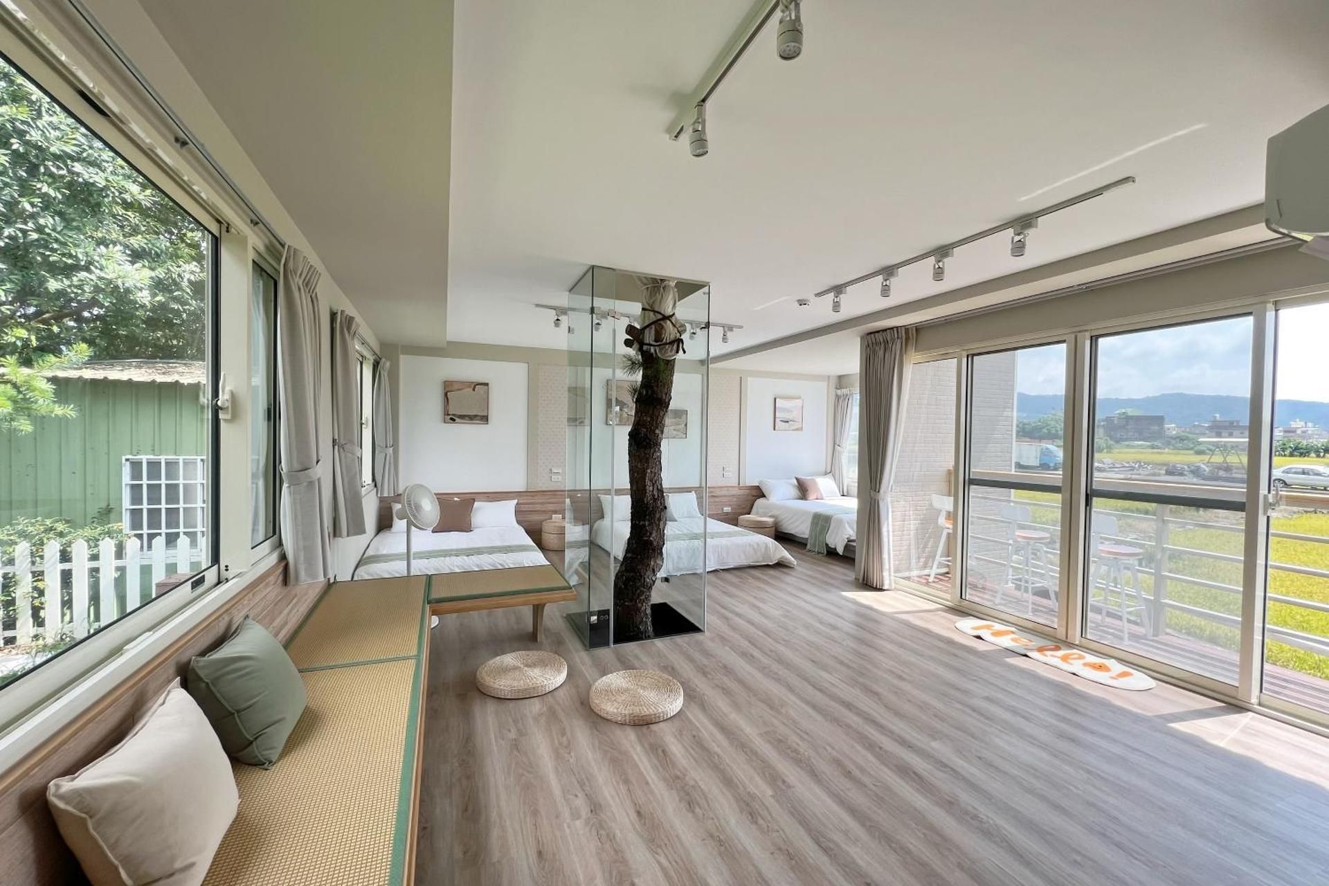 Chih Cha Jyu Family Suite with Balcony 2