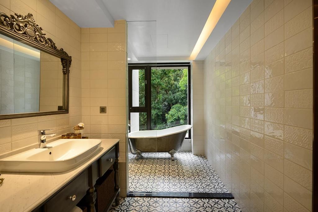 Grasse Grace Manor Handeson Quadruple Room 3