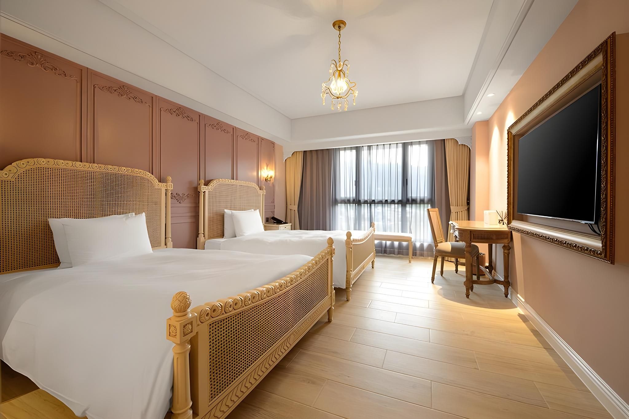 Caroline Standard Twin Room