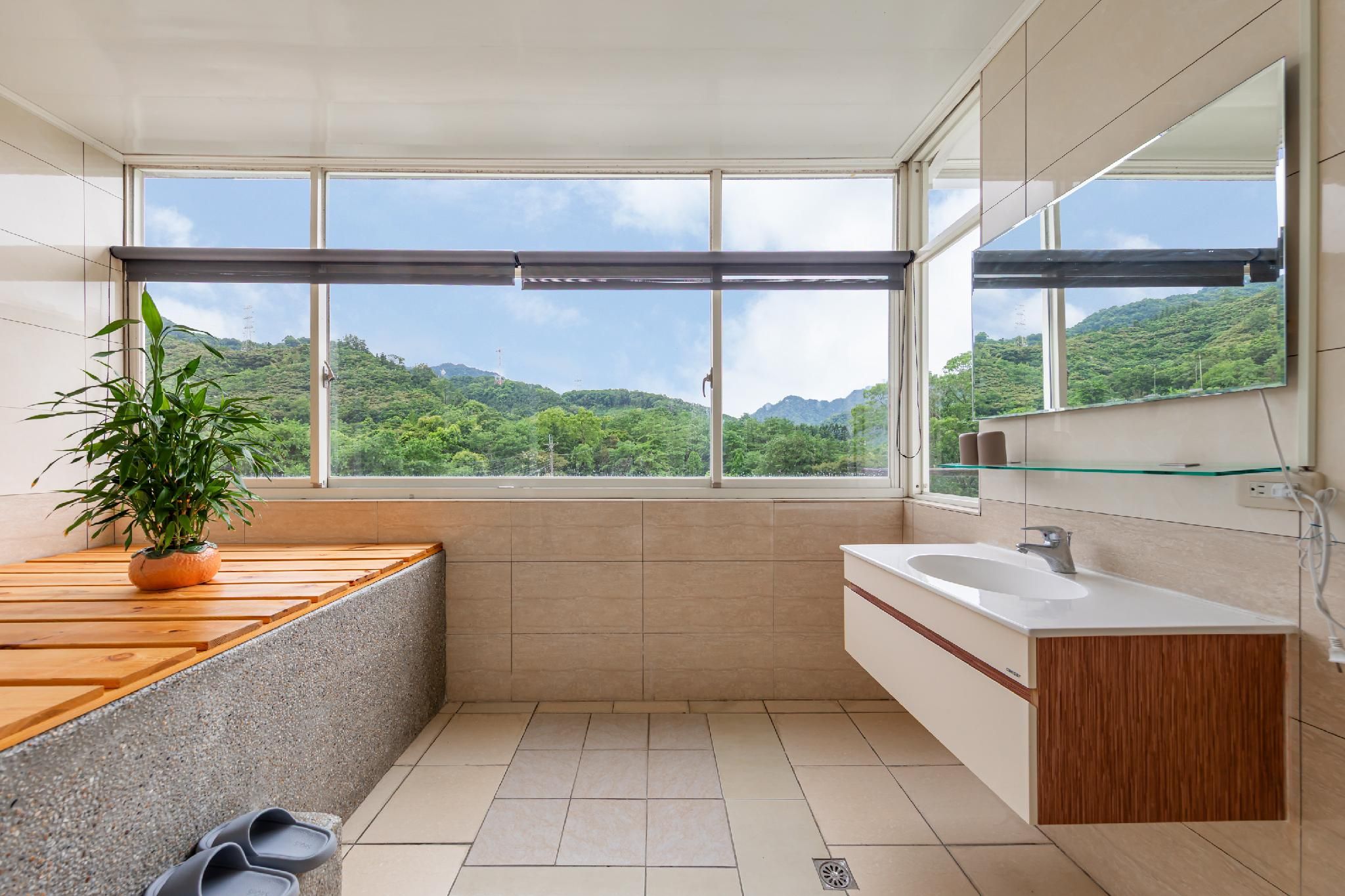 Twin Room with Mountain View