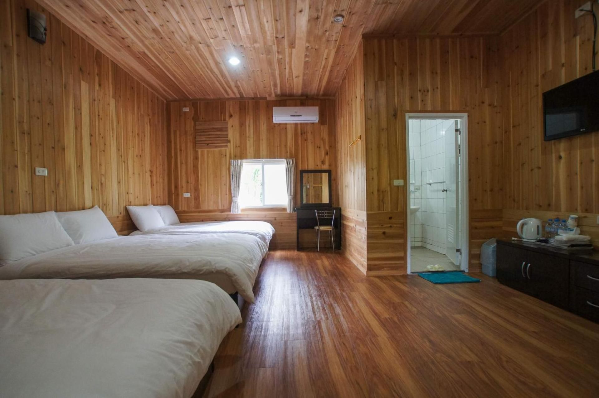 Hemerocallis Country House - Xuancao Forest Homestay Room for 6 2