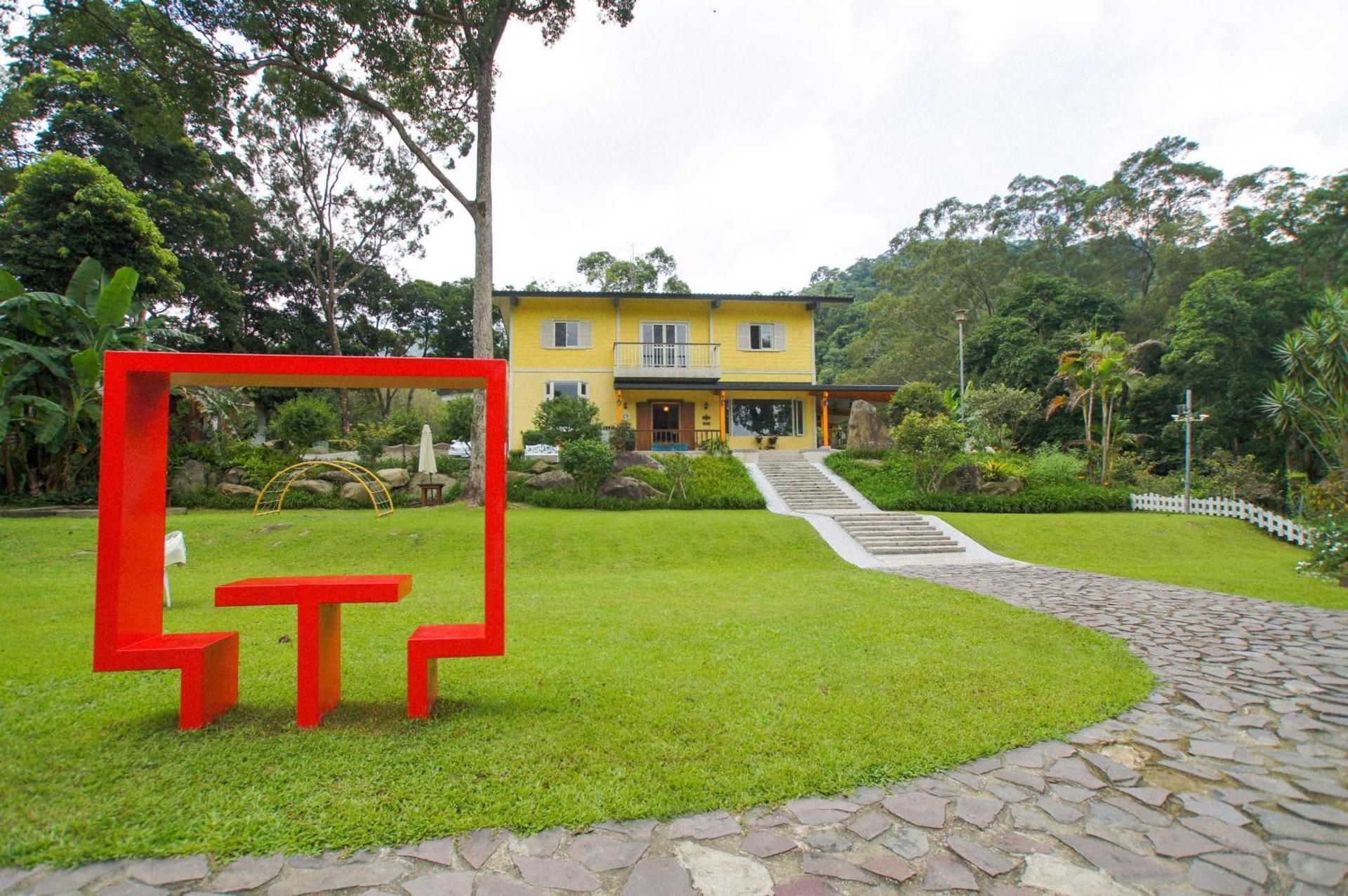 shared lounge/tv area