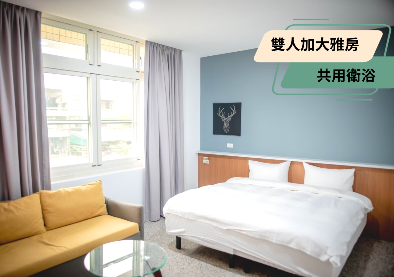 Double Room with shared bathroom room