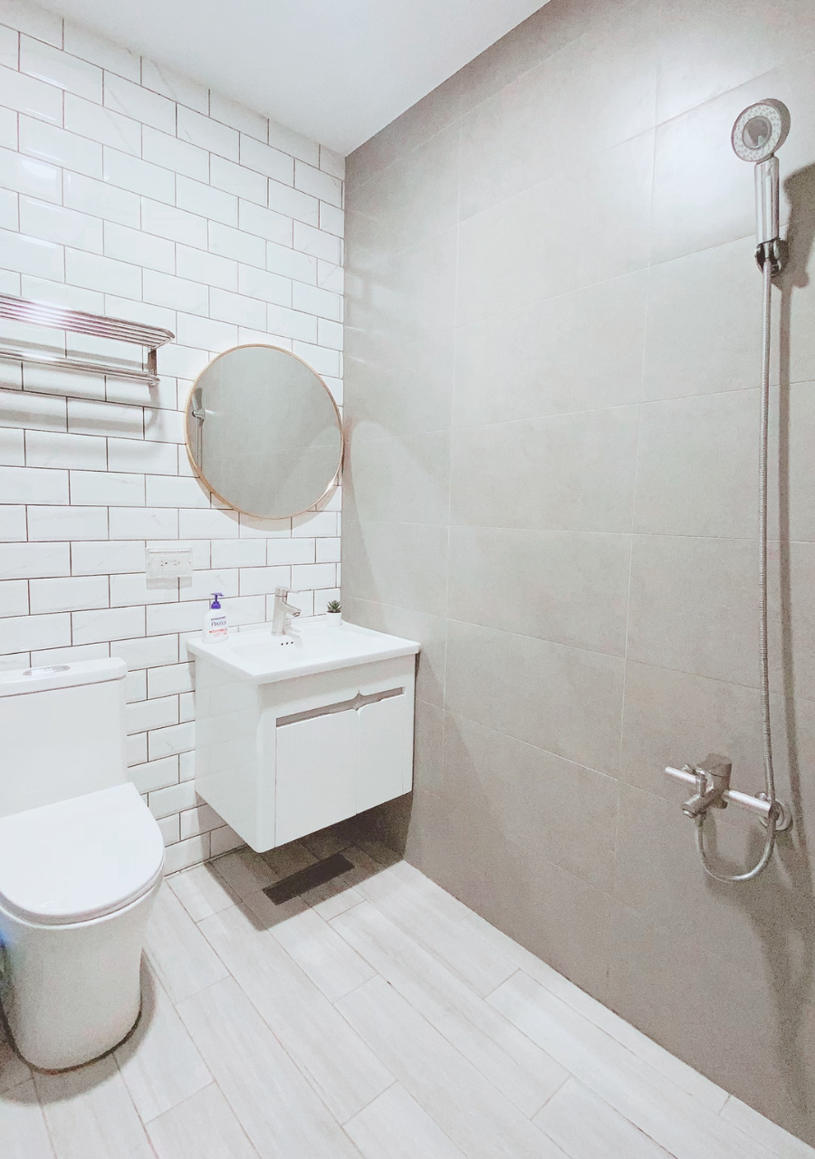 Single Room - Shared Bathroom